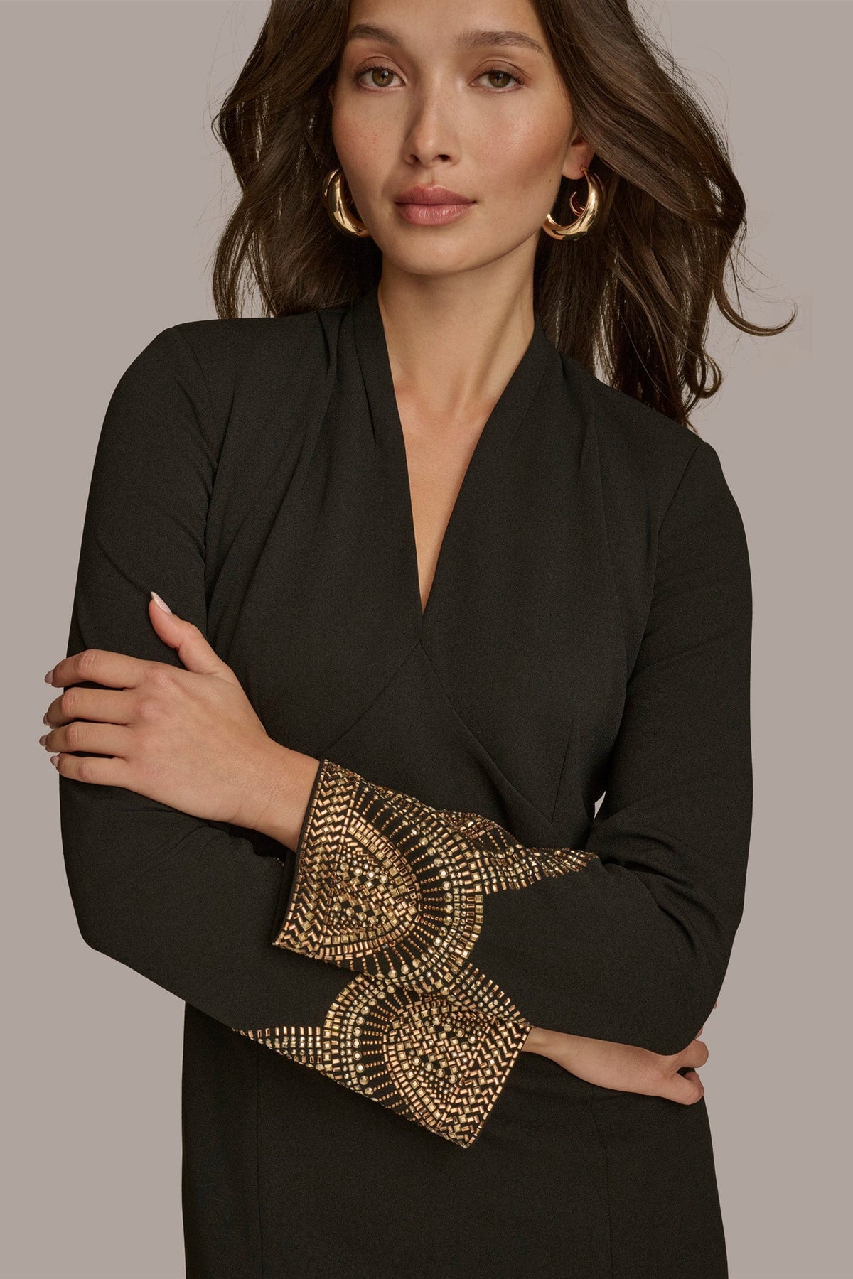 Donna Karan LONG SLEEVE V-NECK SHEATH DRESS