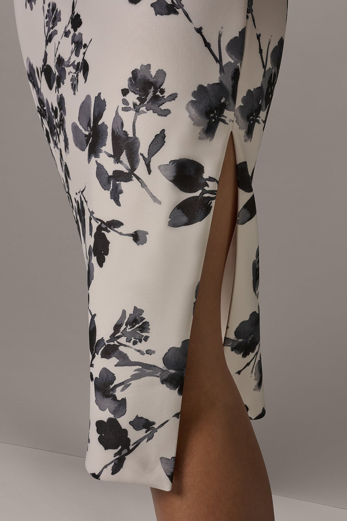 Donna Karan FLORAL ONE-SHOULDER SHEATH DRESS