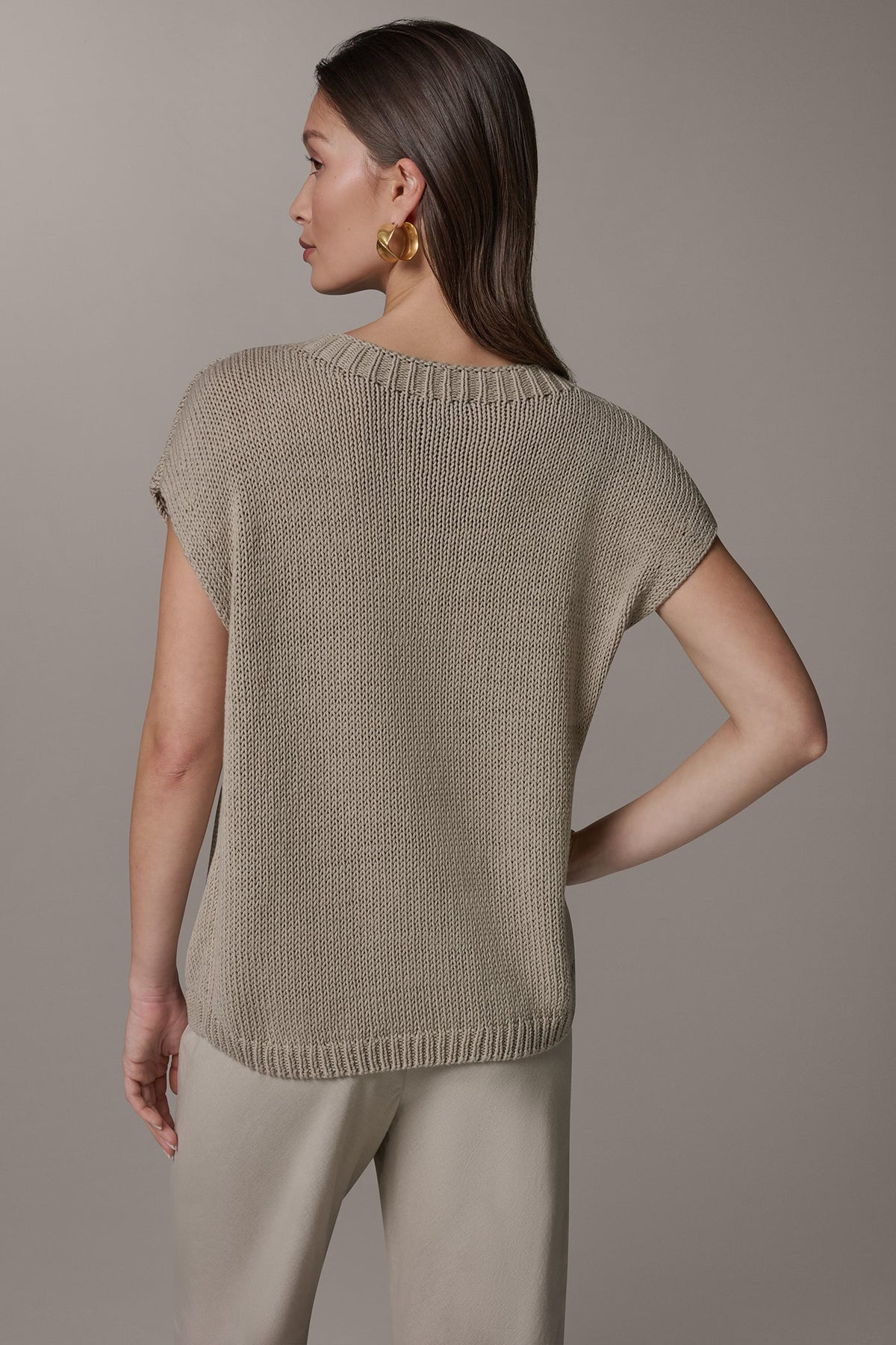 Donna Karan SLEEVELESS FLORAL SWEATER