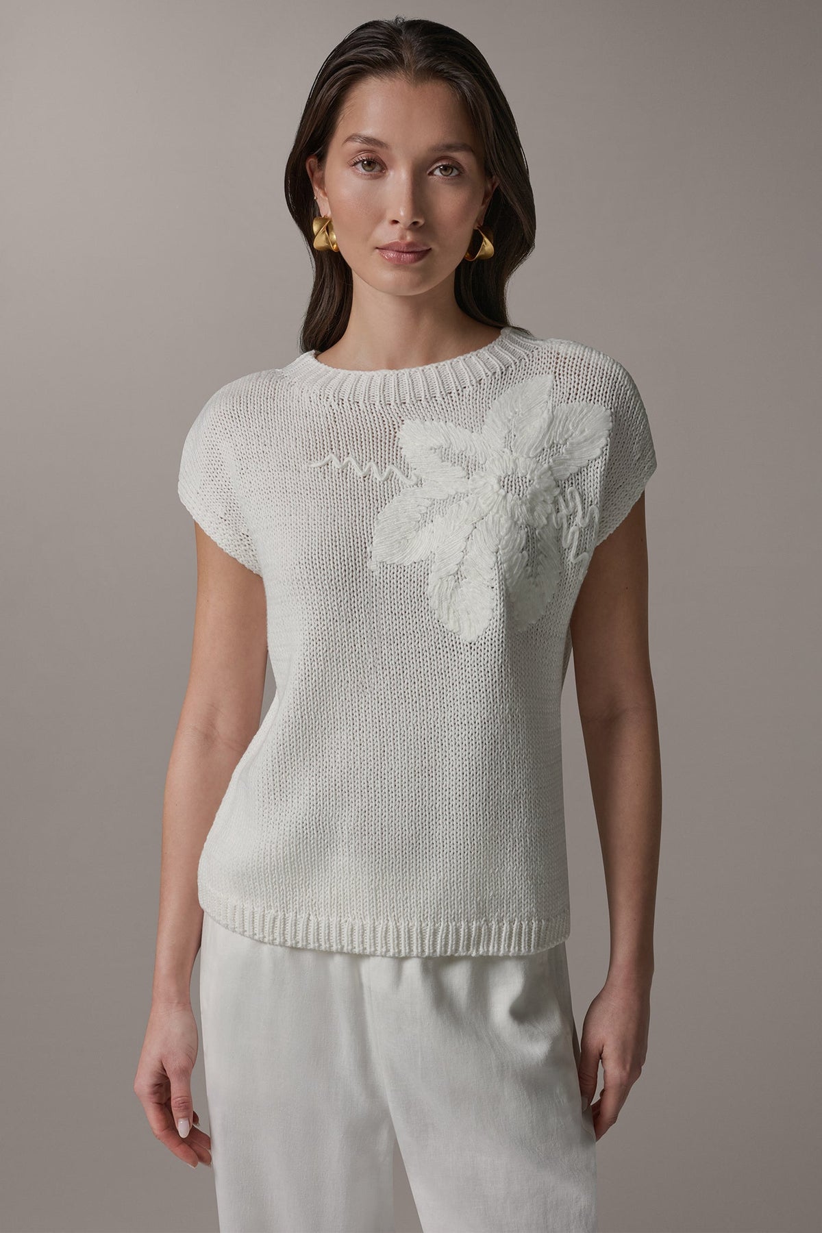 Donna Karan SLEEVELESS FLORAL SWEATER
