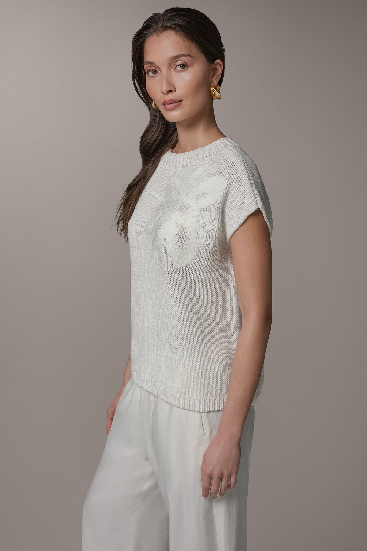 Donna Karan SLEEVELESS FLORAL SWEATER