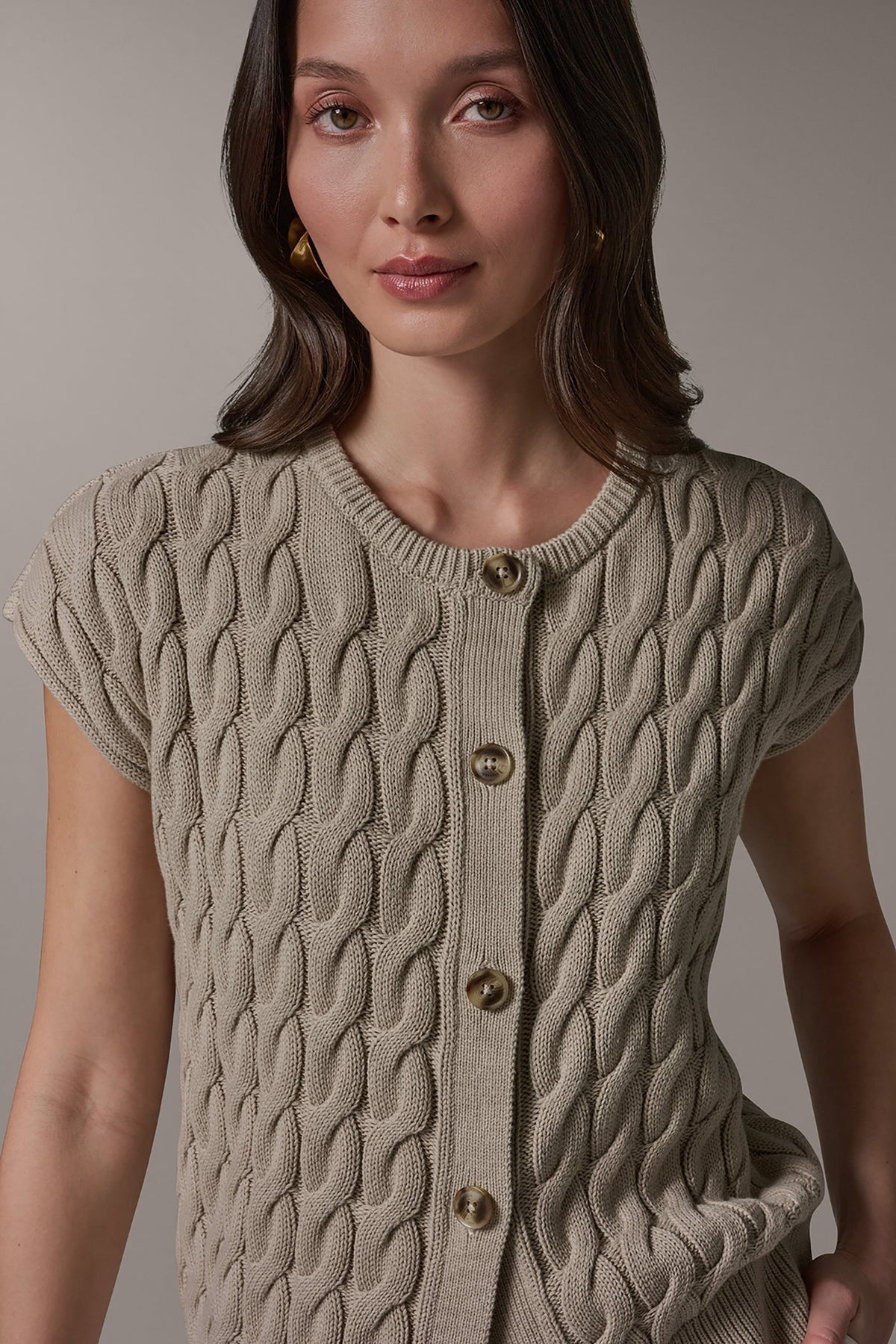 Donna Karan SLEEVELESS CABLE KNIT VEST