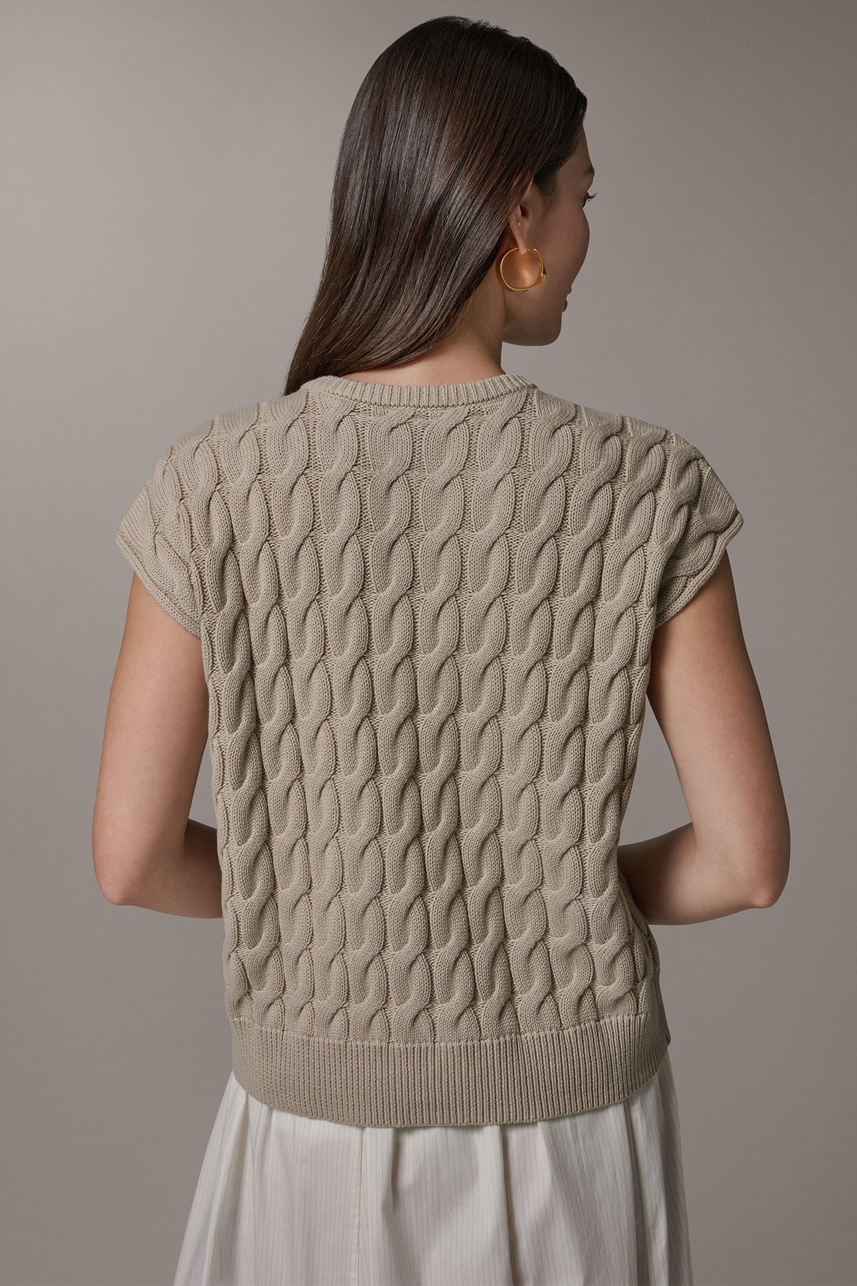 Donna Karan SLEEVELESS CABLE KNIT VEST