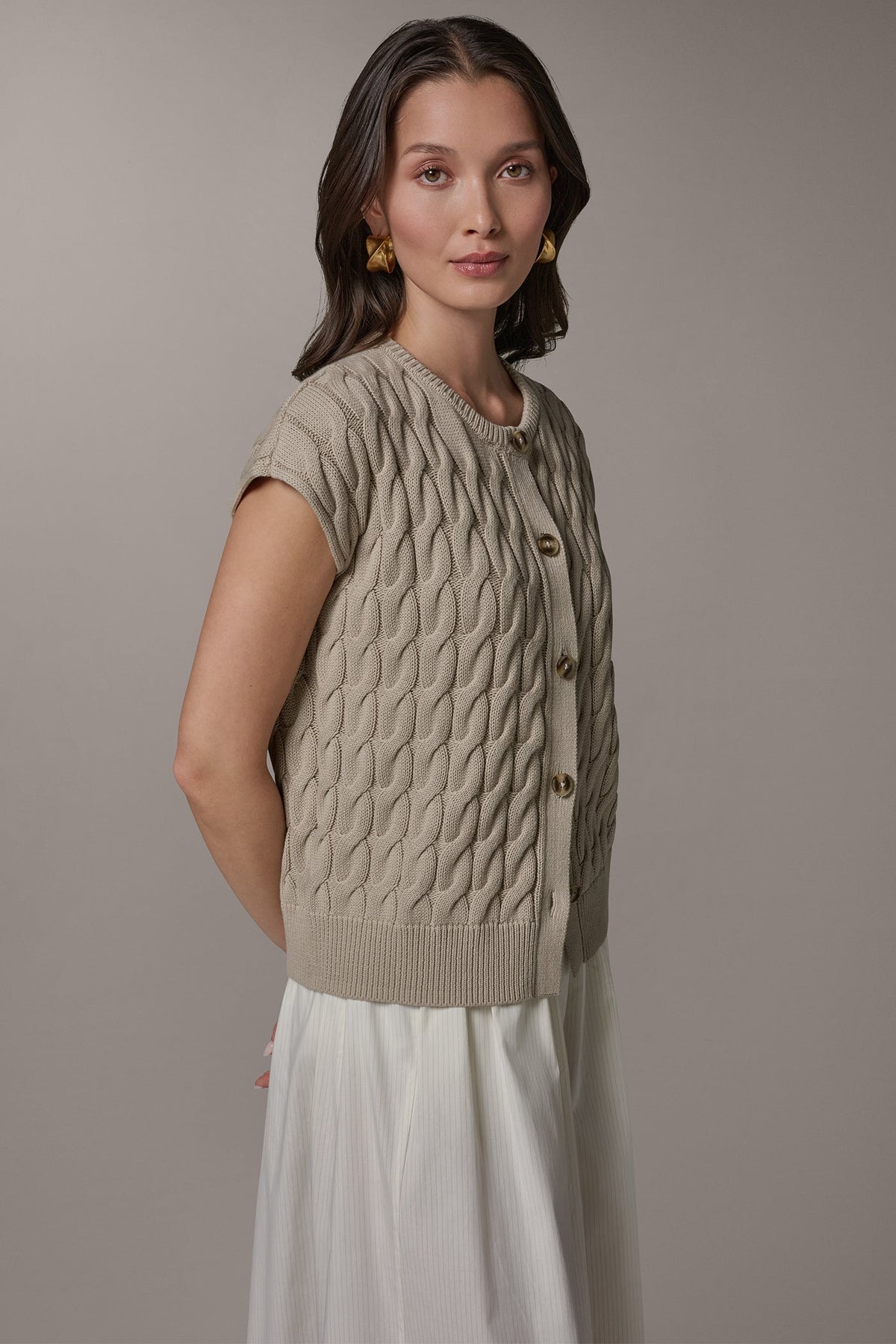 Donna Karan SLEEVELESS CABLE KNIT VEST