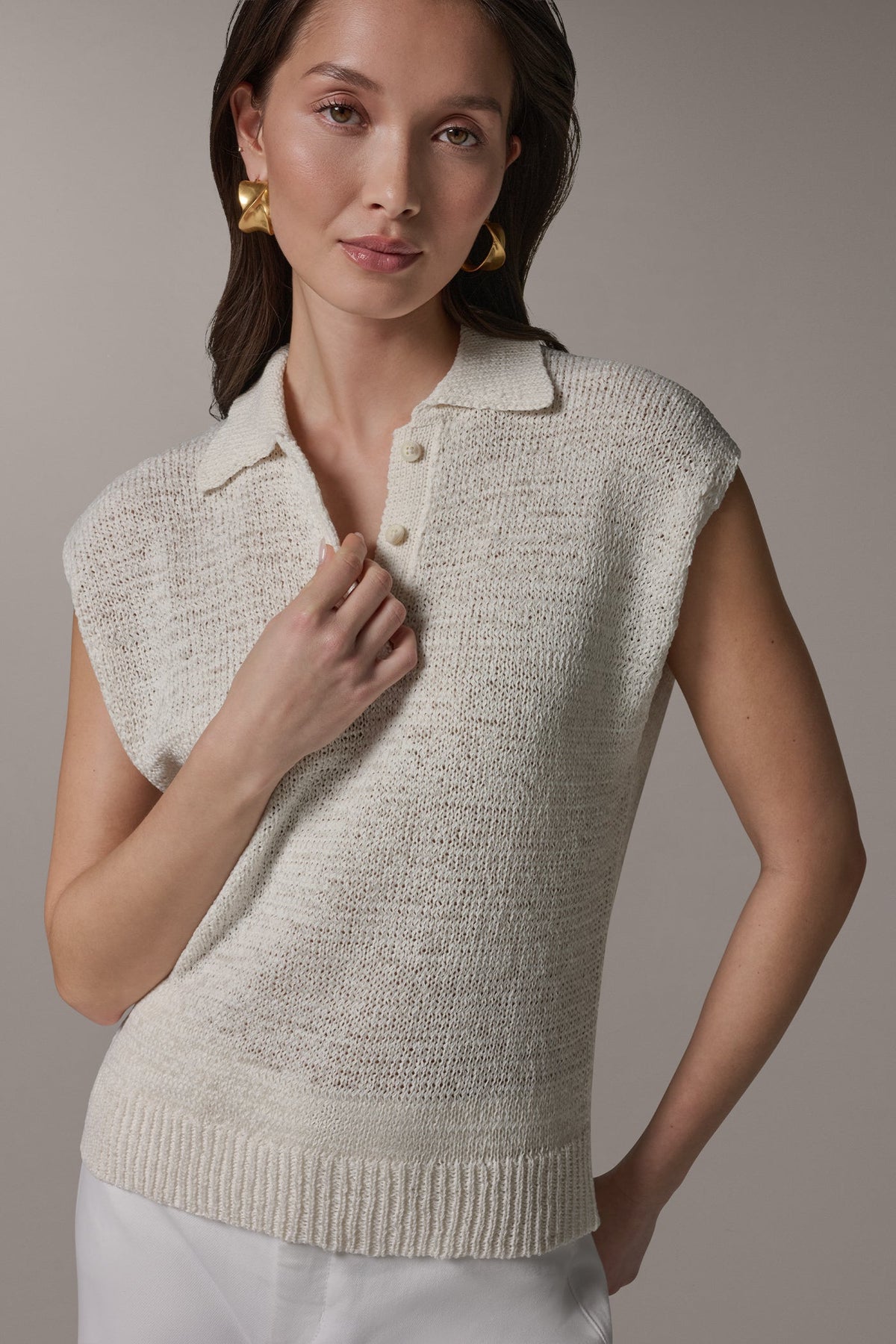 Donna Karan SLEEVELESS POLO SWEATER