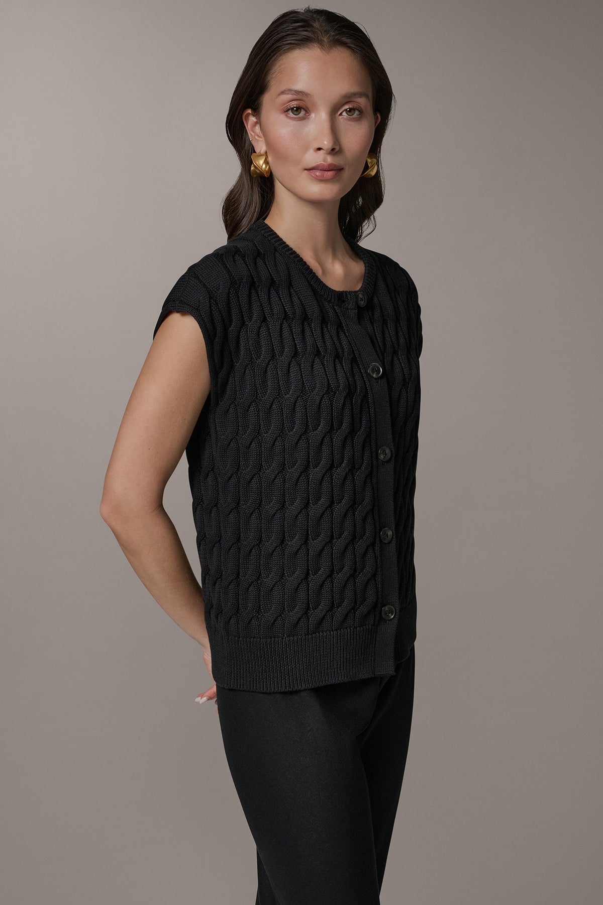 Donna Karan SLEEVELESS CABLE KNIT VEST