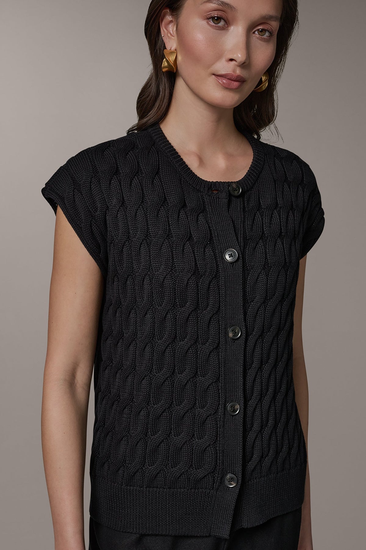 Donna Karan SLEEVELESS CABLE KNIT VEST