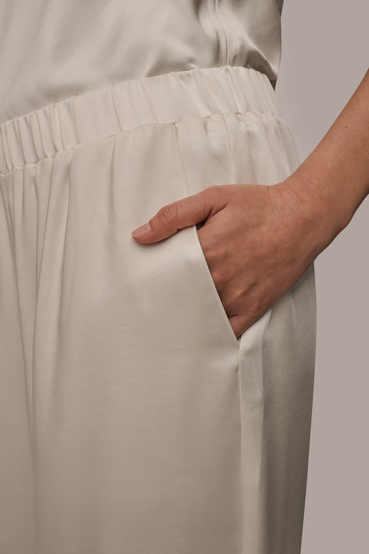Donna Karan SATIN MID-RISE RELAXED PANT