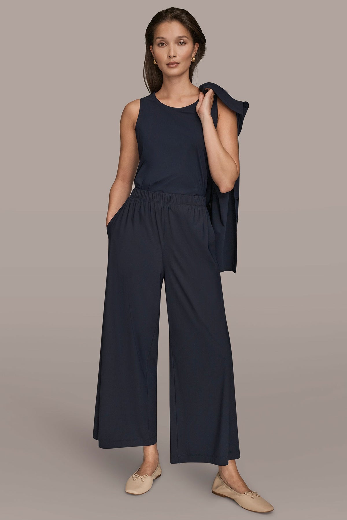 Donna Karan THE MODERN TRAVEL MID-RISE RELAXED ANKLE PANT