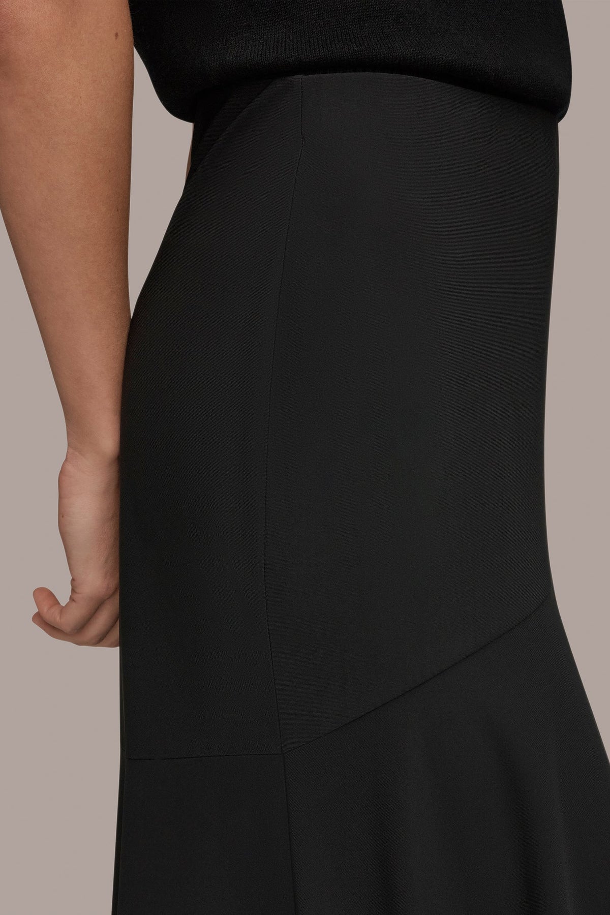 Donna Karan THE MODERN TRAVEL MIDI HI-LOW TRUMPET SKIRT