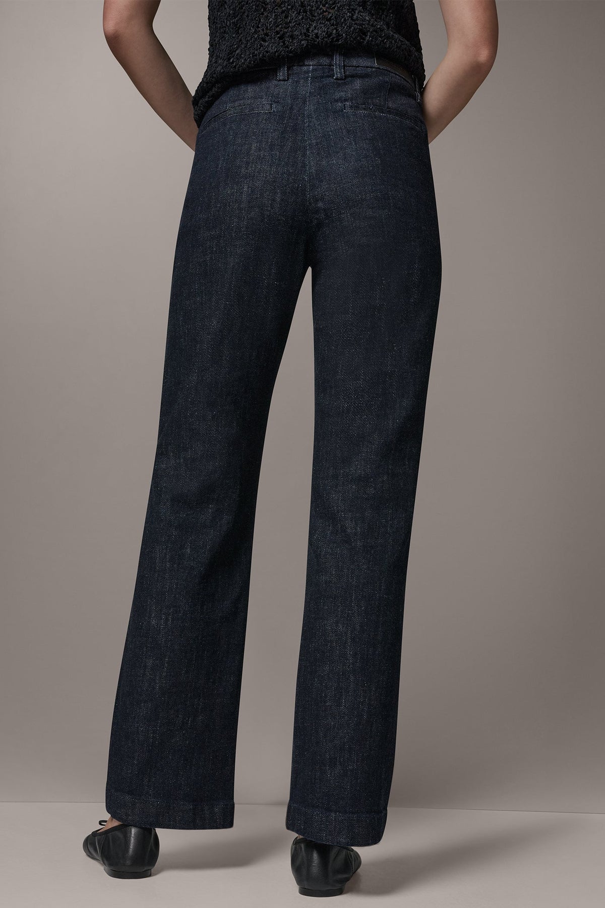 Donna Karan THE DONNA MID-RISE TROUSER JEAN