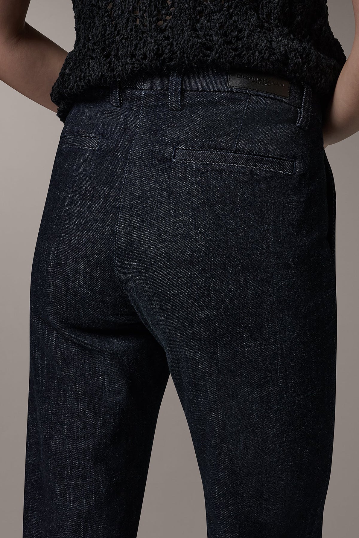Donna Karan THE DONNA MID-RISE TROUSER JEAN