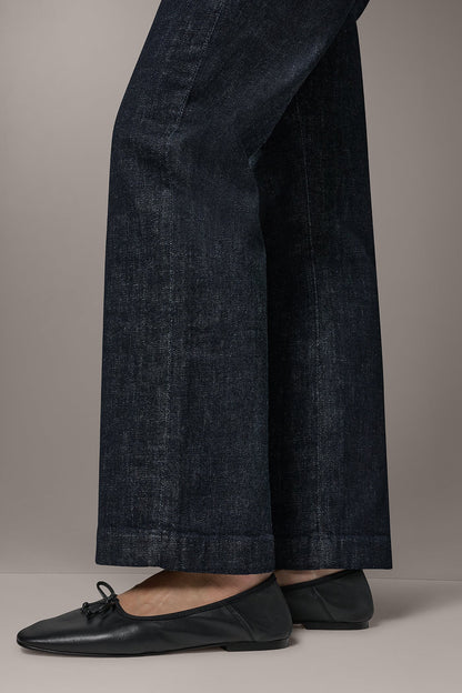 Donna Karan THE DONNA MID-RISE TROUSER JEAN