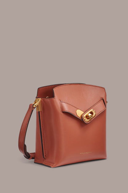 Donna Karan BRIDGEHAMPTON LEATHER CROSSBODY BAG