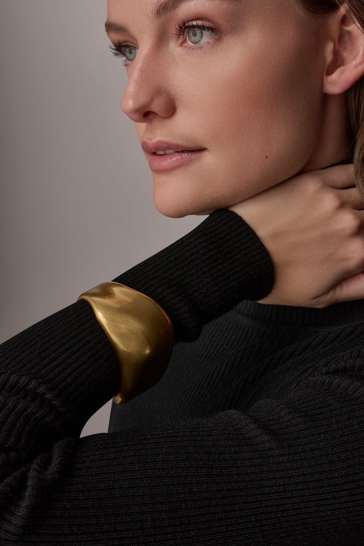 Donna Karan SIGNATURE CUFF BRACELET
