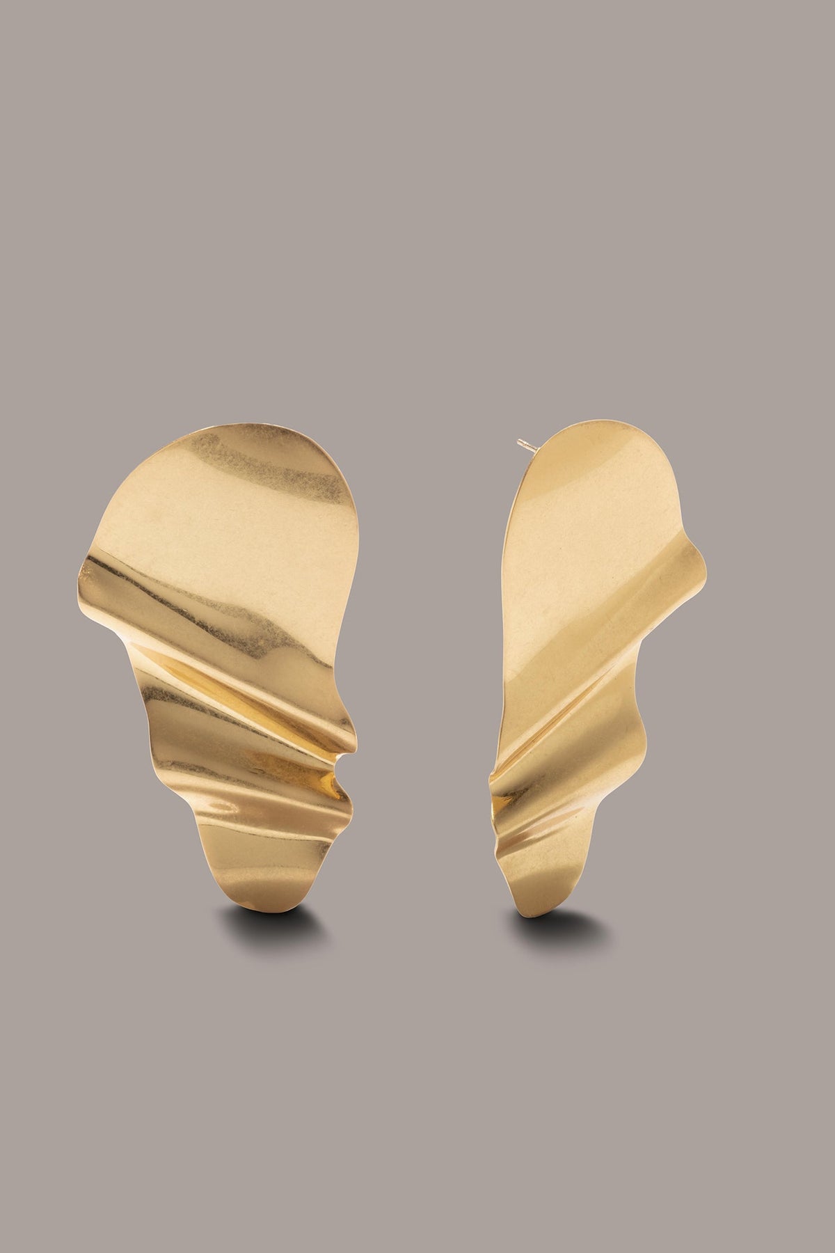 Donna Karan OVERSIZED TWISTED STUD EARRING