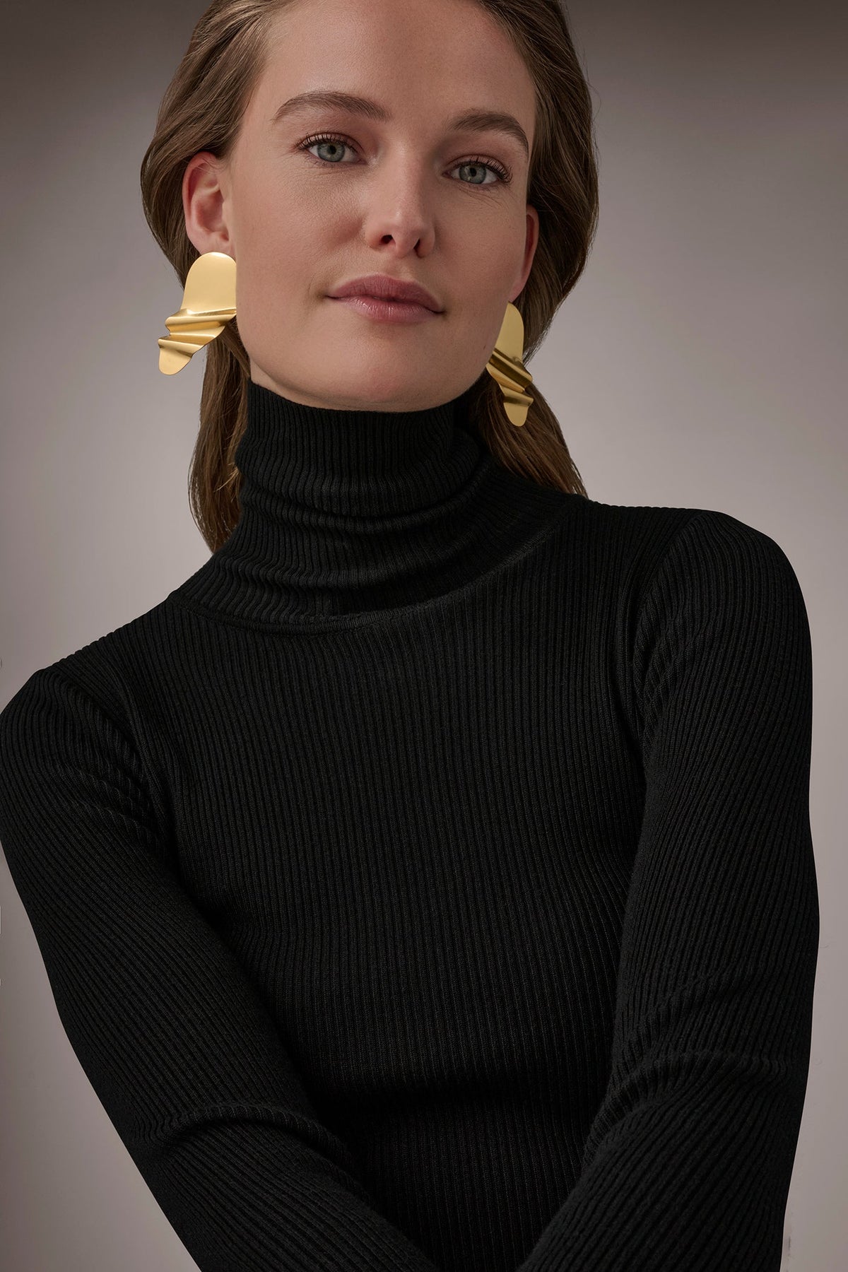 Donna Karan OVERSIZED TWISTED STUD EARRING