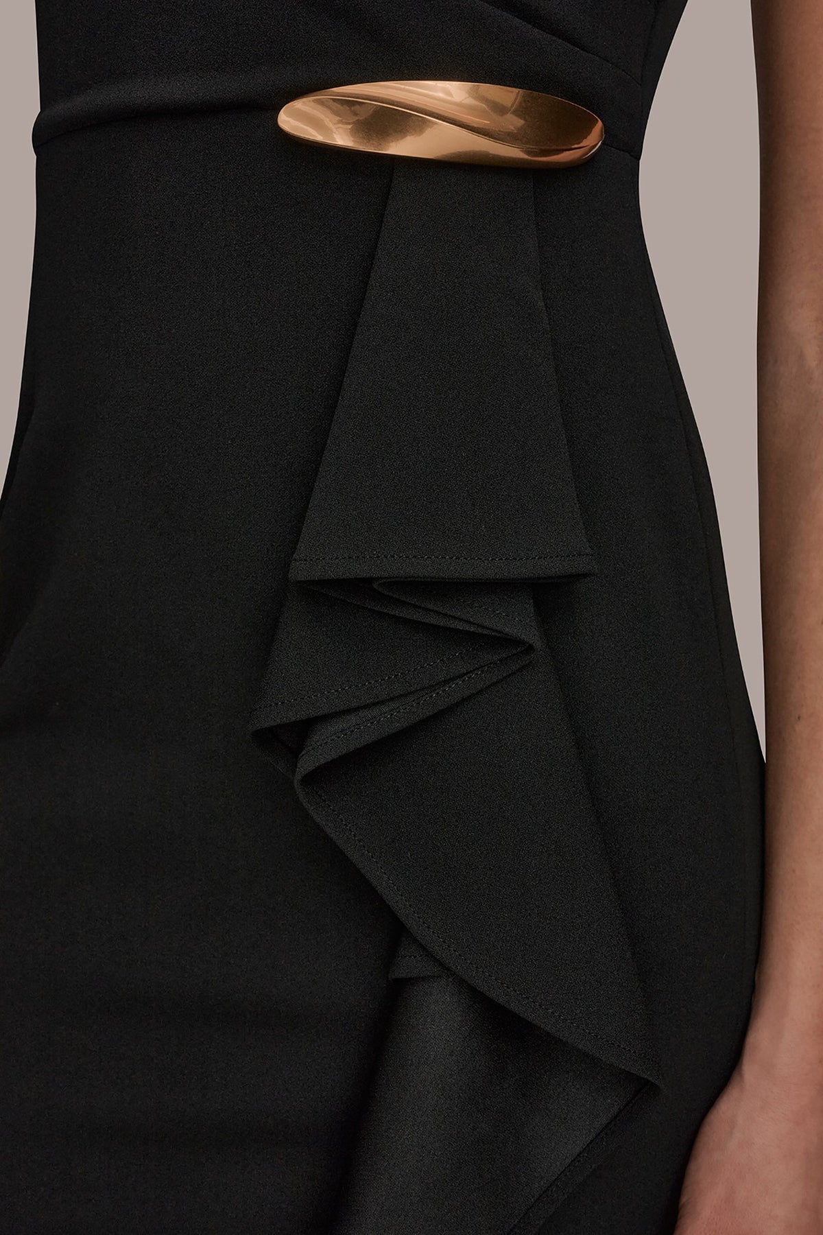 Donna Karan SHORT SLEEVE ASYMMETRIC RUFFLE SHEATH DRESS