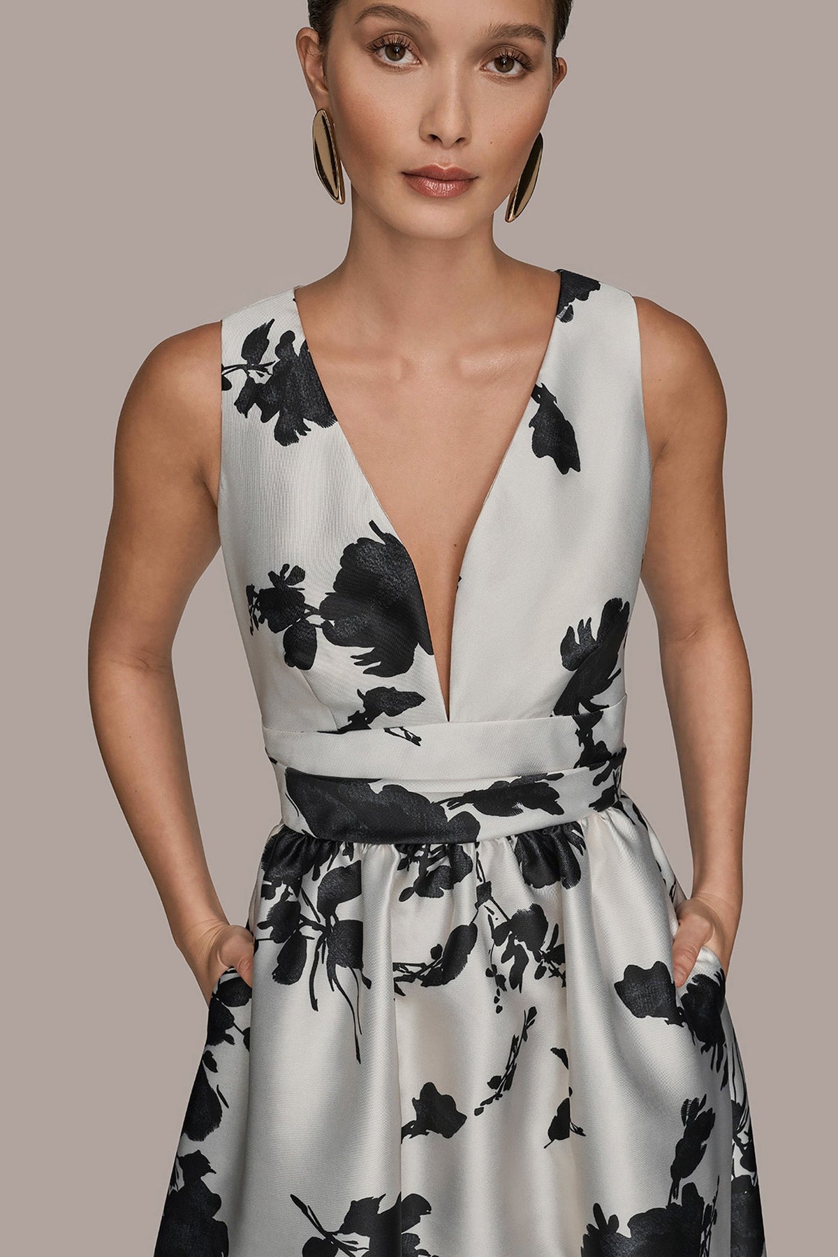 Donna Karan MIKADO SLEEVELESS V-NECK FLORAL GOWN