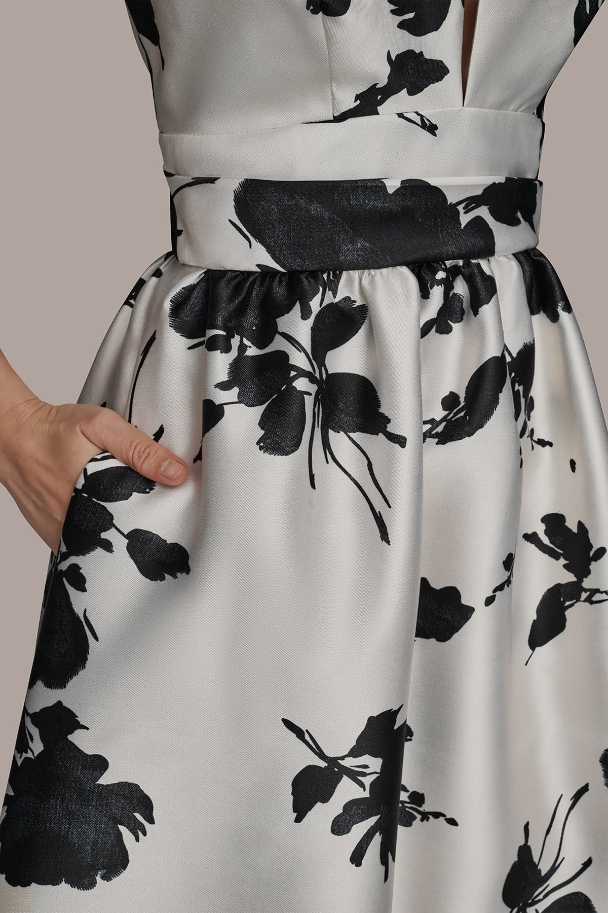 Donna Karan MIKADO SLEEVELESS V-NECK FLORAL GOWN