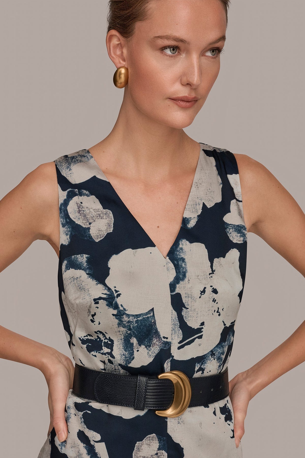 Donna Karan V-NECK FLORAL DRESS