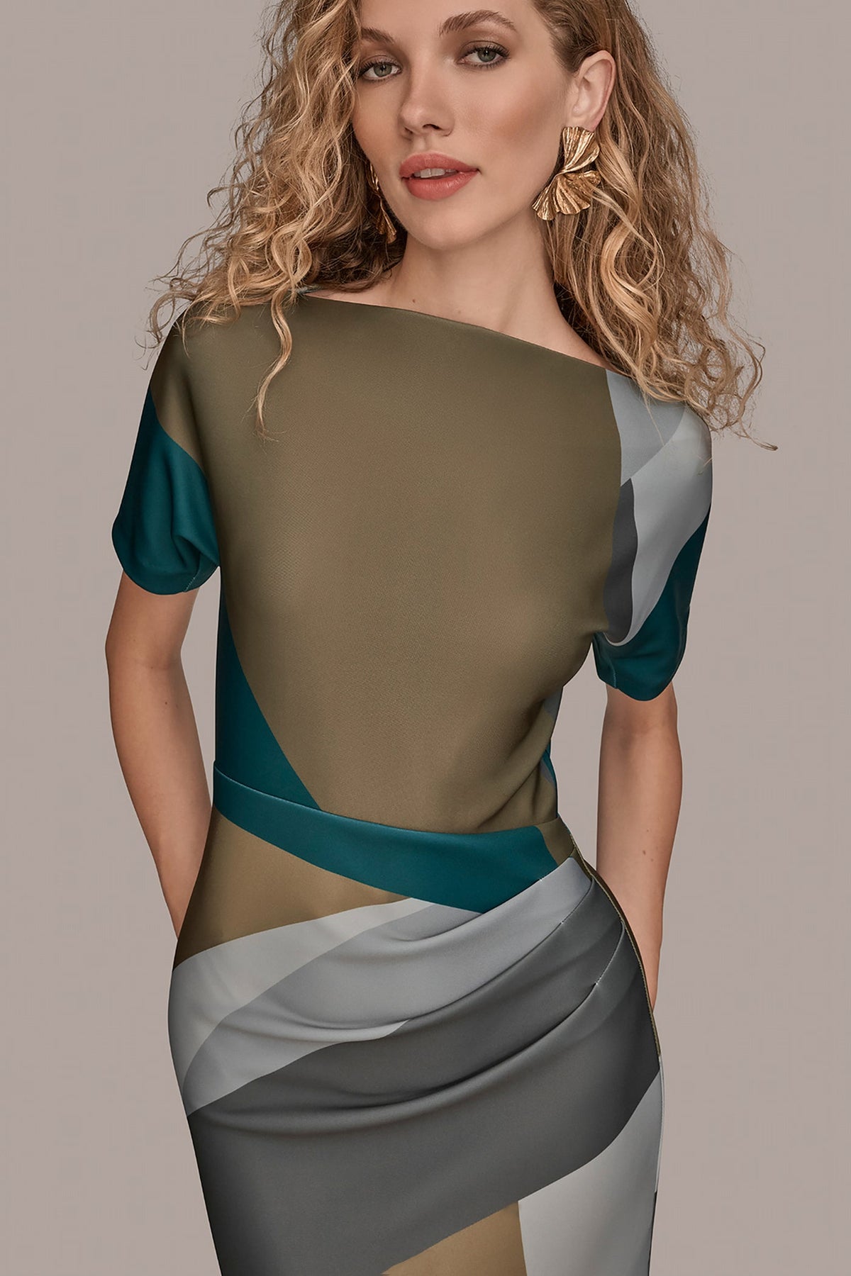 Donna Karan SHORT SLEEVE COLOR-BLOCK MIDI SHEATH DRESS