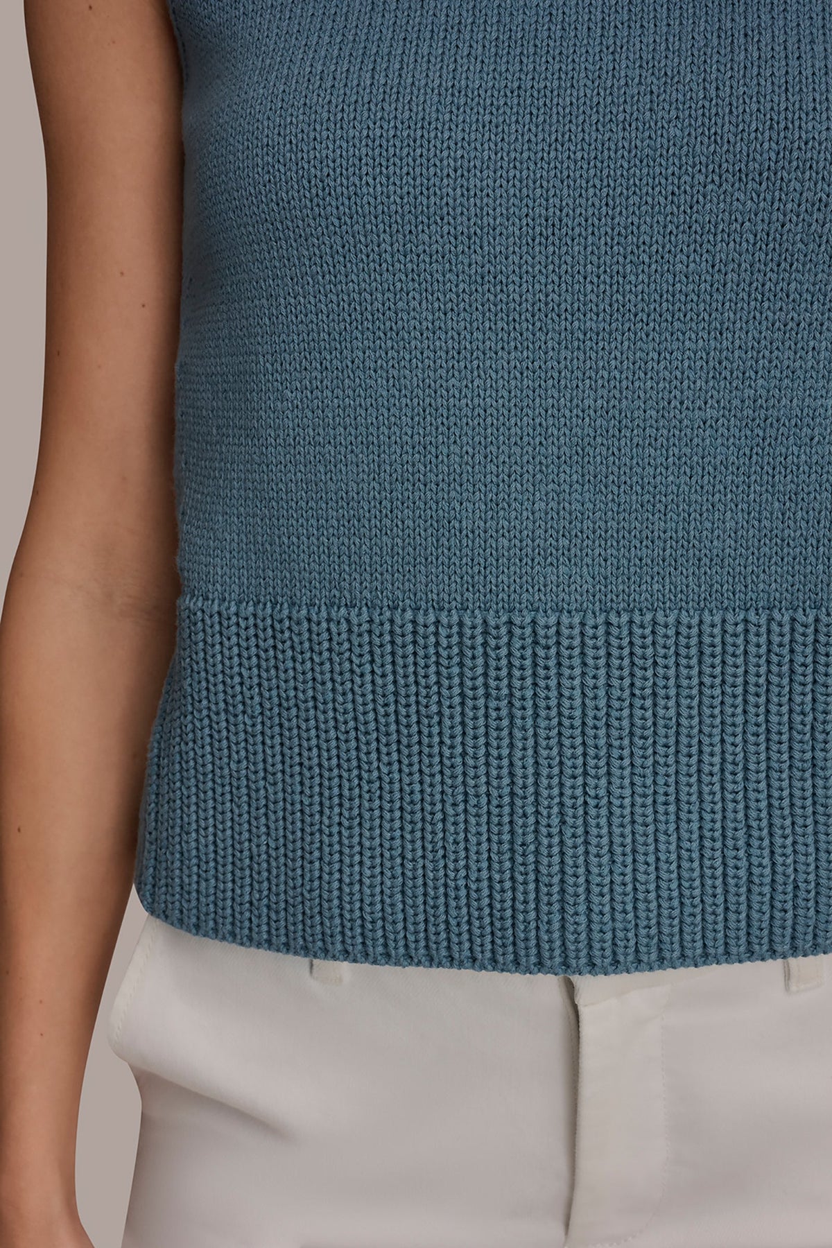 Donna Karan SLEEVELESS A-LINE SWEATER