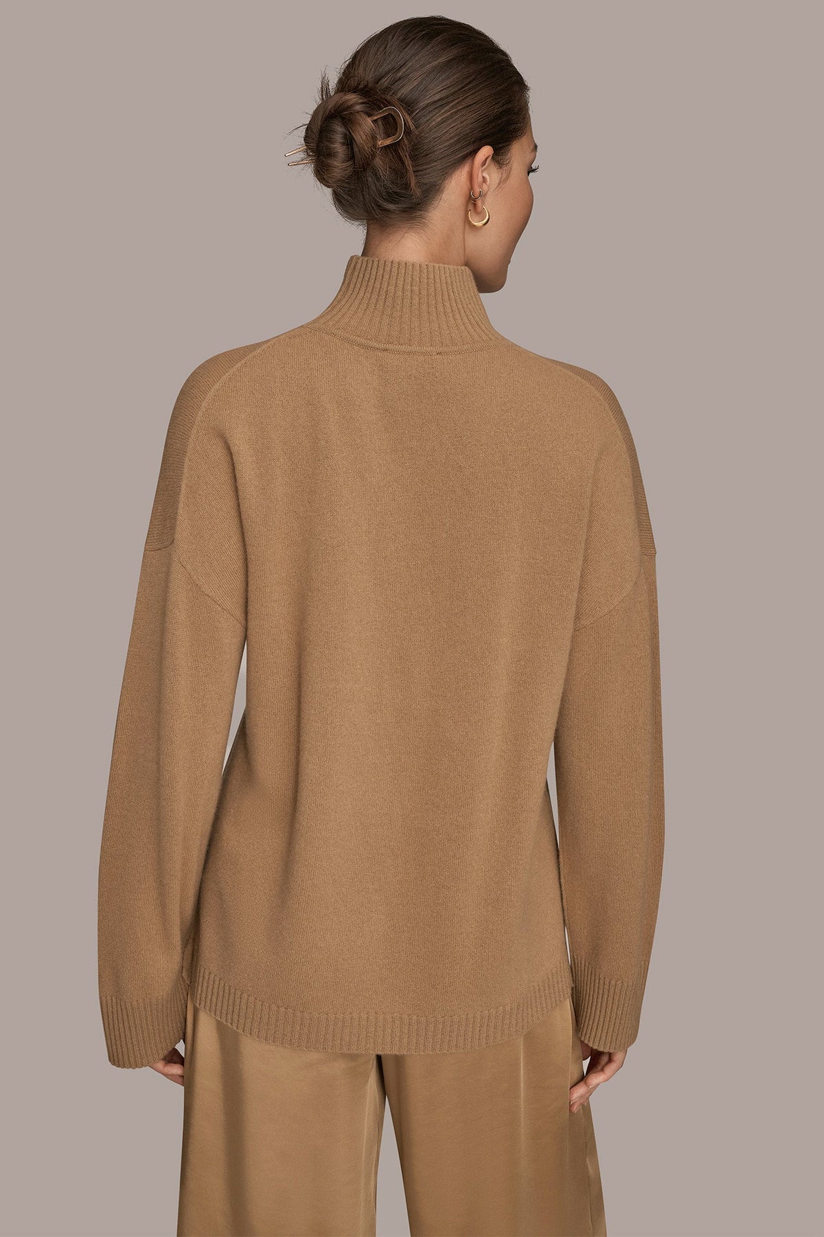 Donna Karan WOOL AND CASHMERE-BLEND MOCK-NECK SWEATER