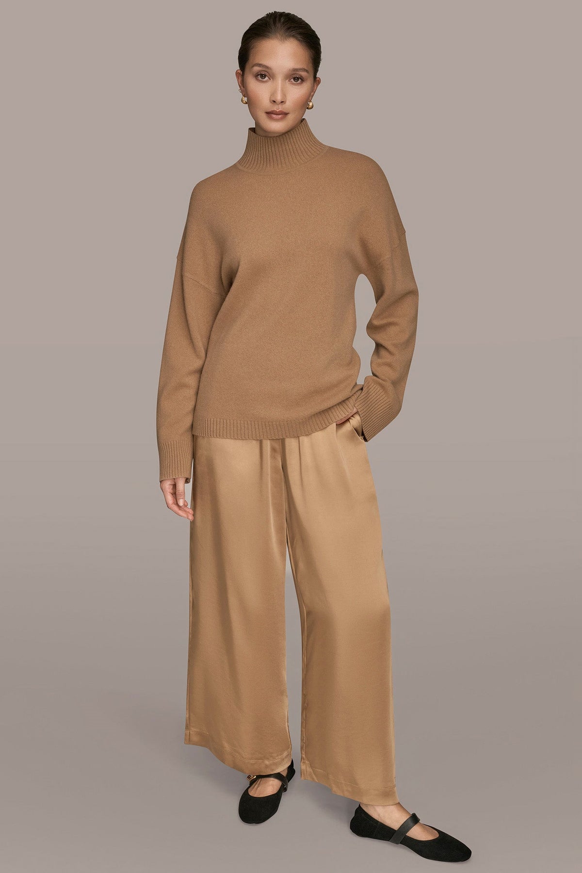 Donna Karan WOOL AND CASHMERE-BLEND MOCK-NECK SWEATER