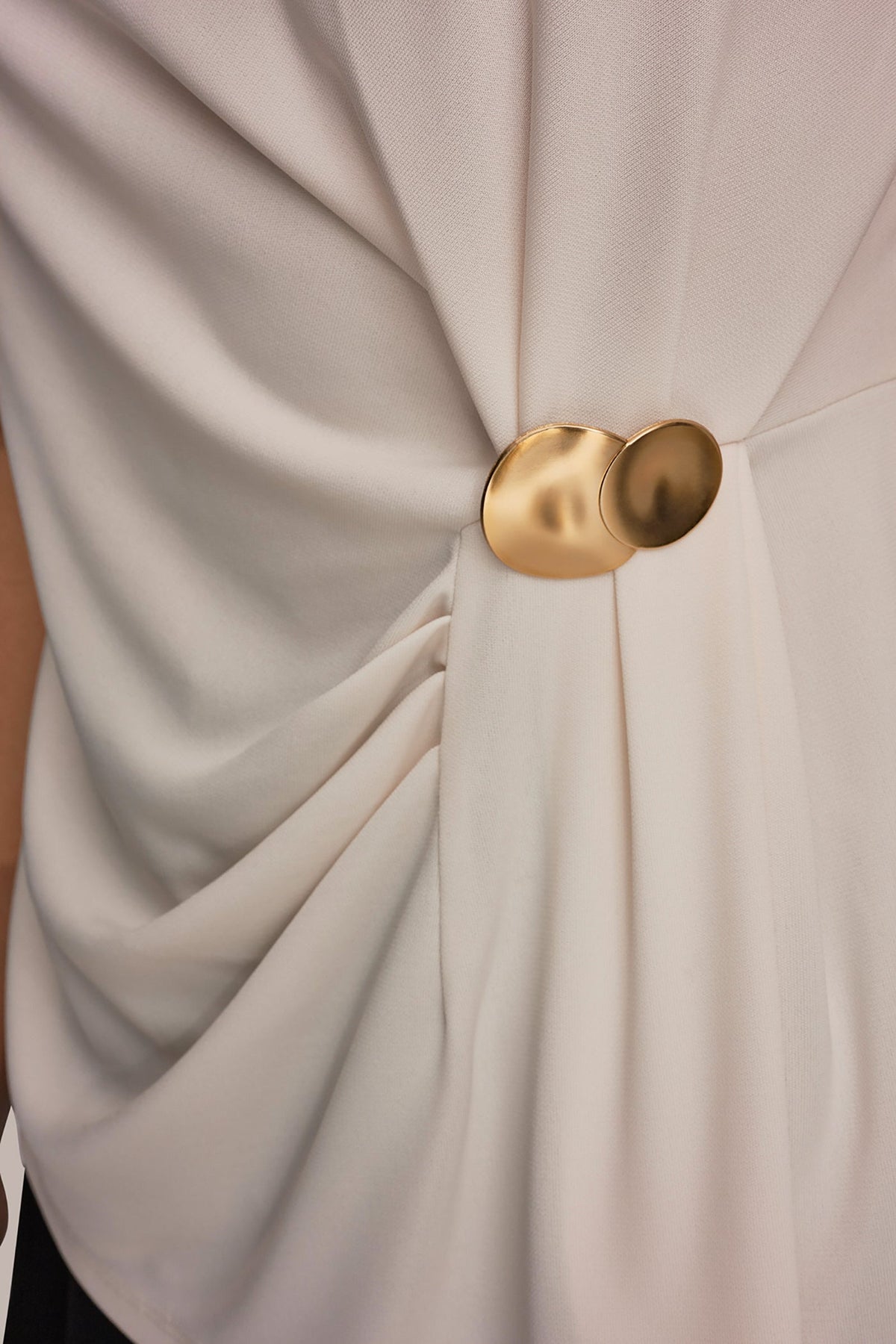 Donna Karan V-NECK TOP