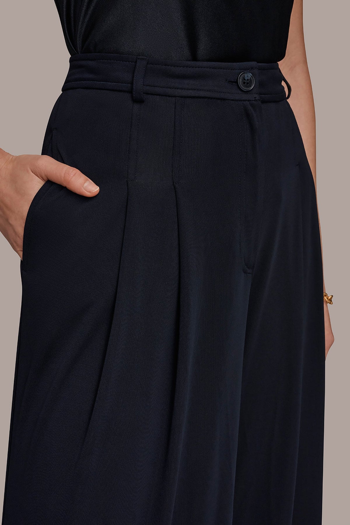 Donna Karan PLEATED KNIT PANT