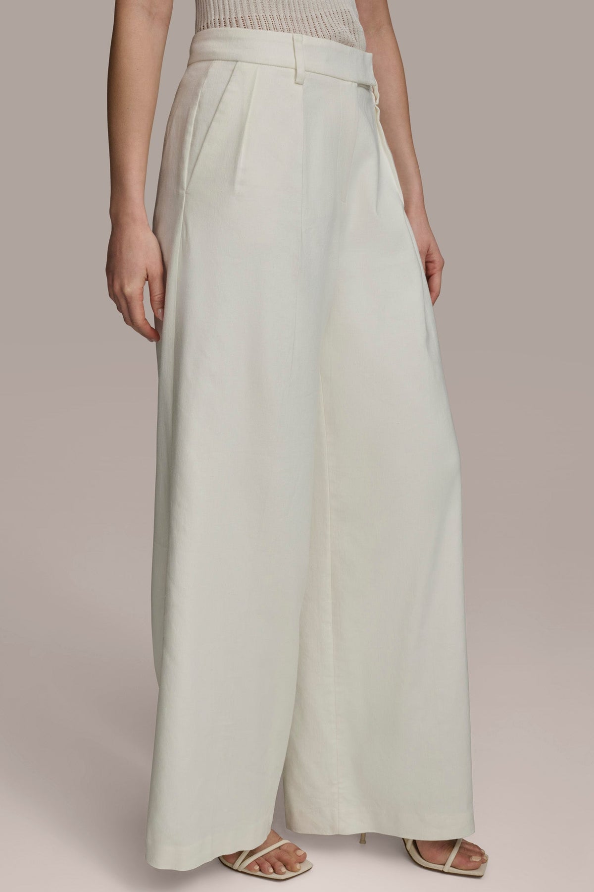 Donna Karan PLEATED WIDE LEG PANT