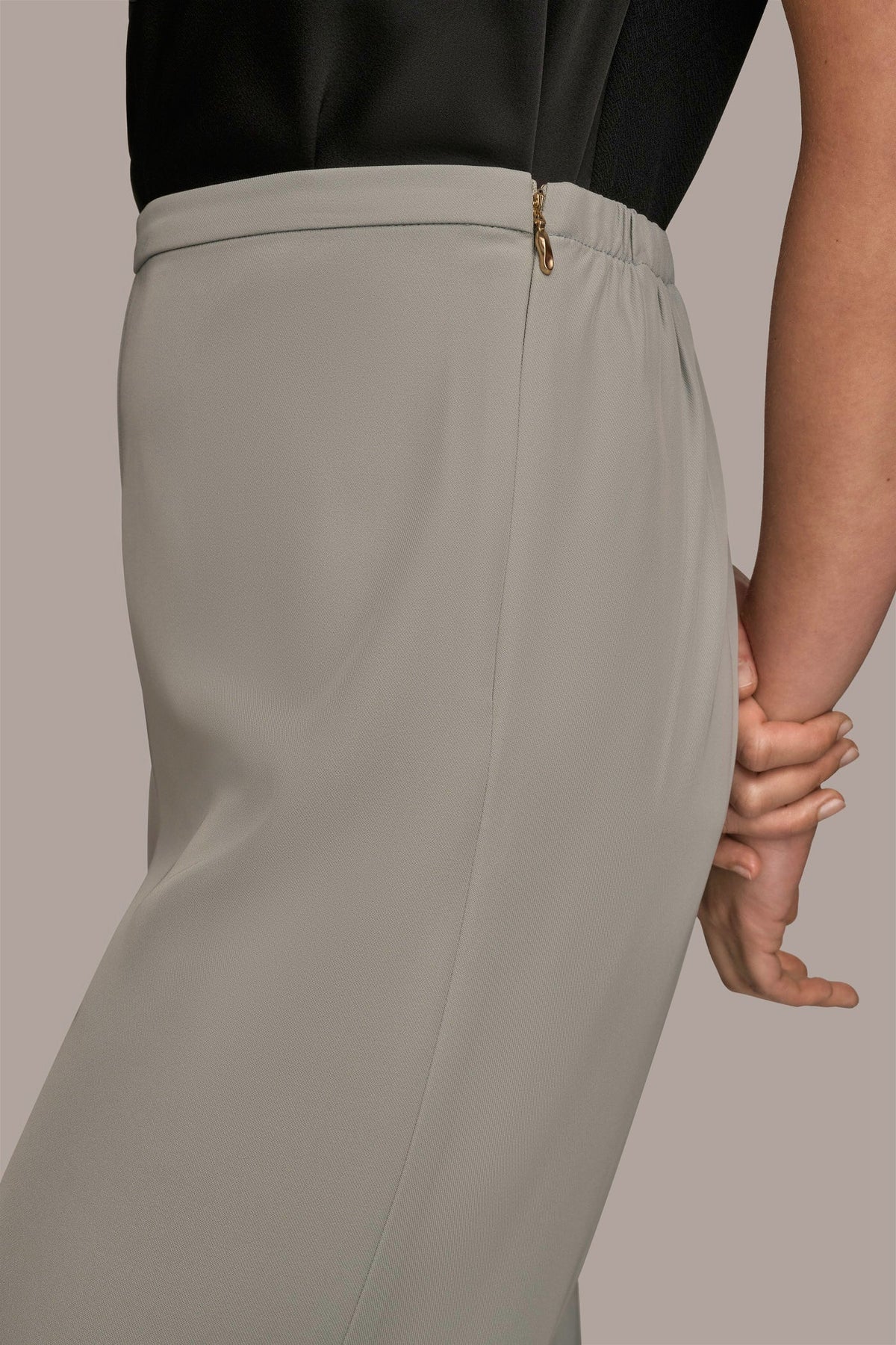Donna Karan EXTRA HIGH-RISE PLEATED WIDE-LEG PANT