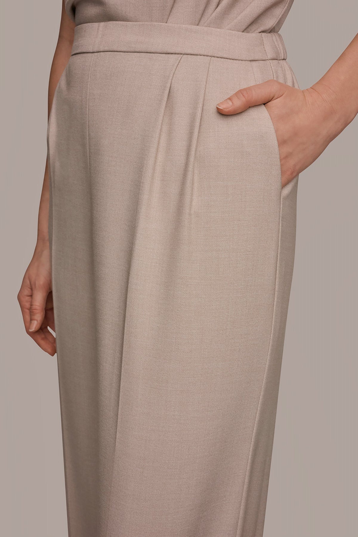 Donna Karan MID-RISE PLEATED WIDE-LEG SUIT PANT