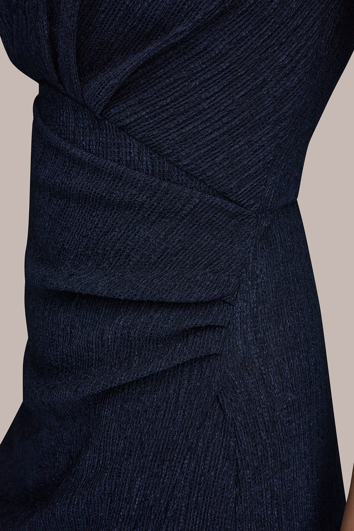 Donna Karan CRINKLED SLEEVELESS RUCHED MIDI DRESS