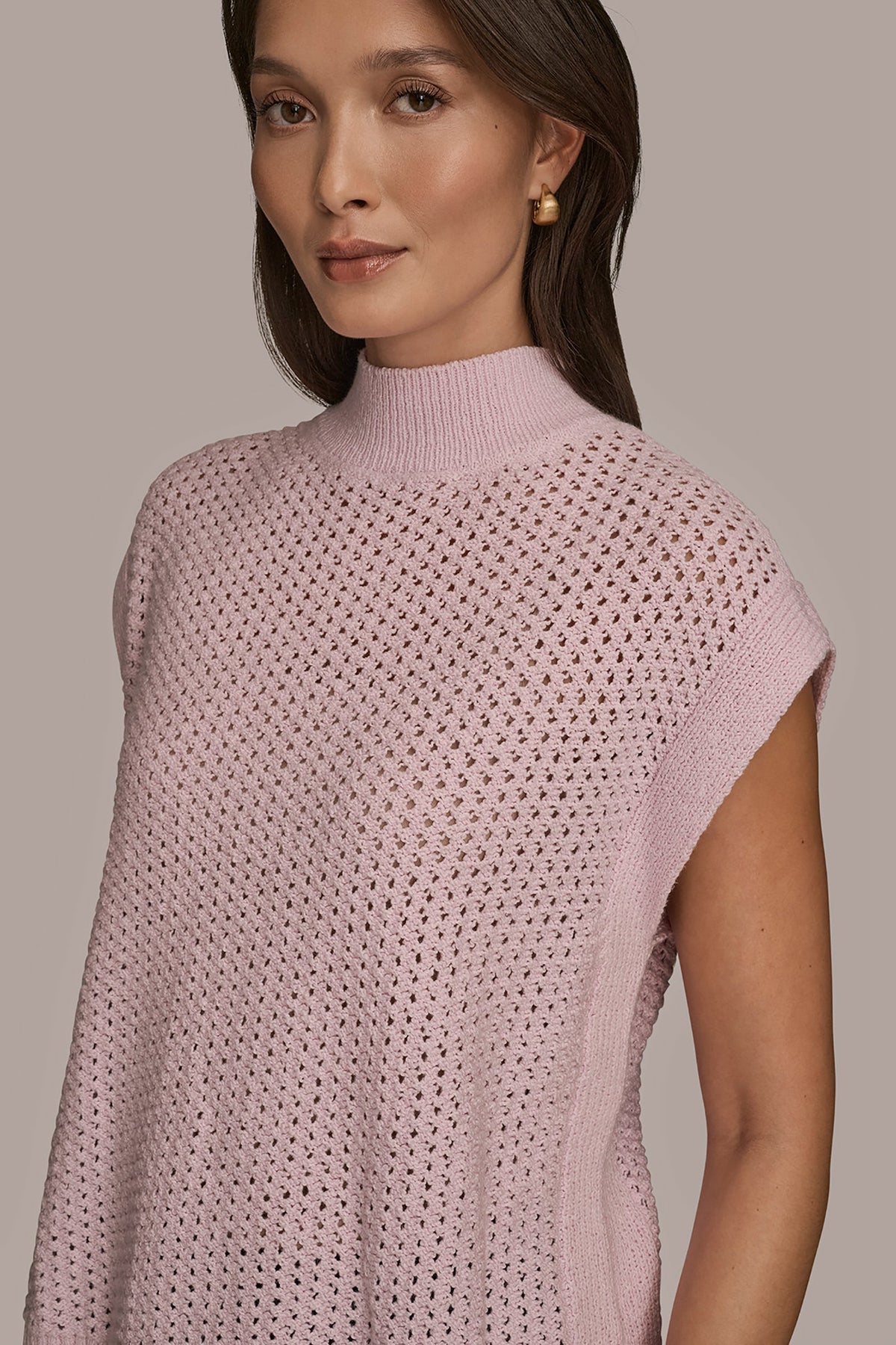 Donna Karan SLEEVELESS MOCK-NECK OPEN STITCH SWEATER