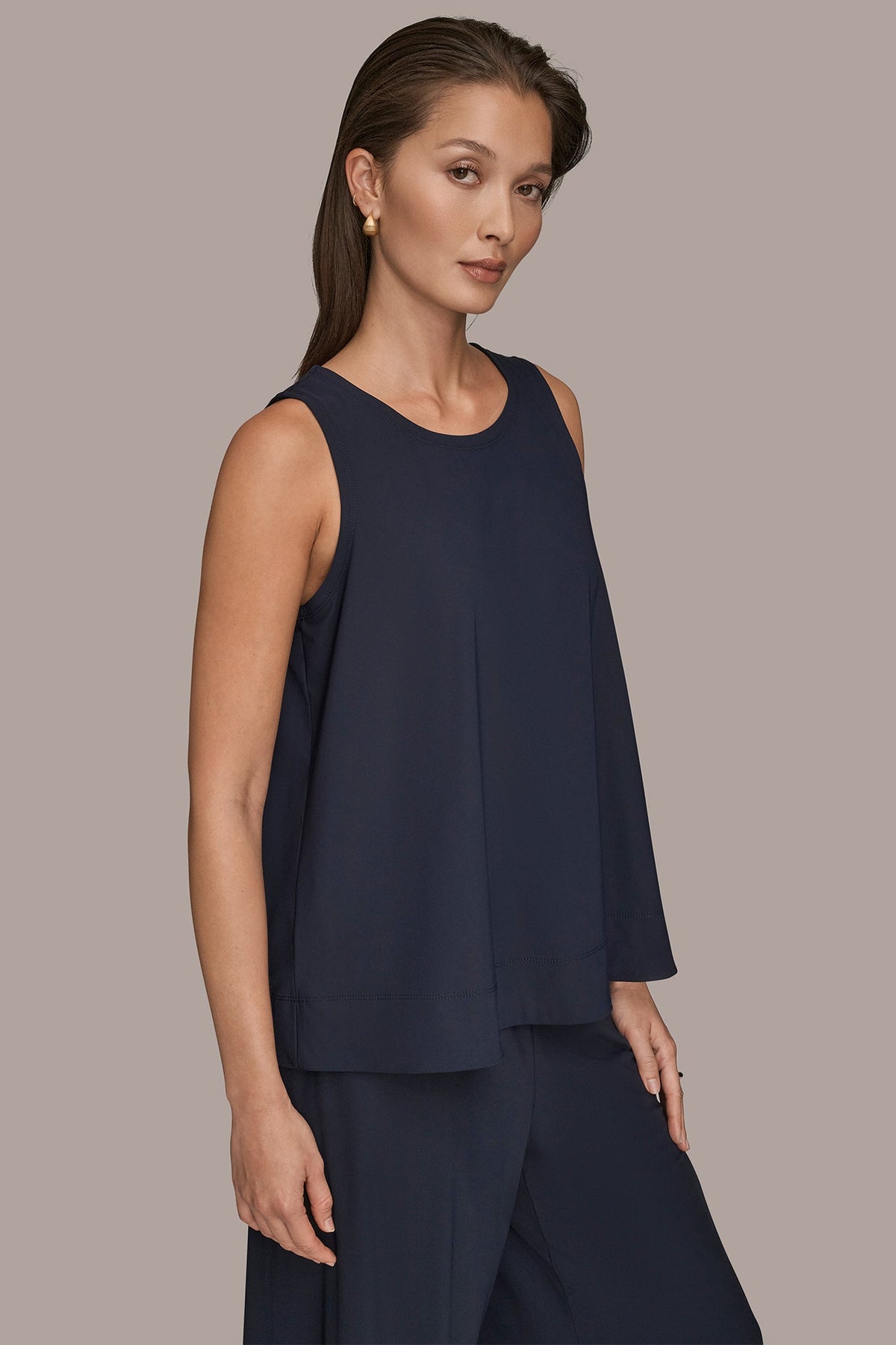 Donna Karan THE MODERN TRAVEL SLEEVELESS SWING TANK