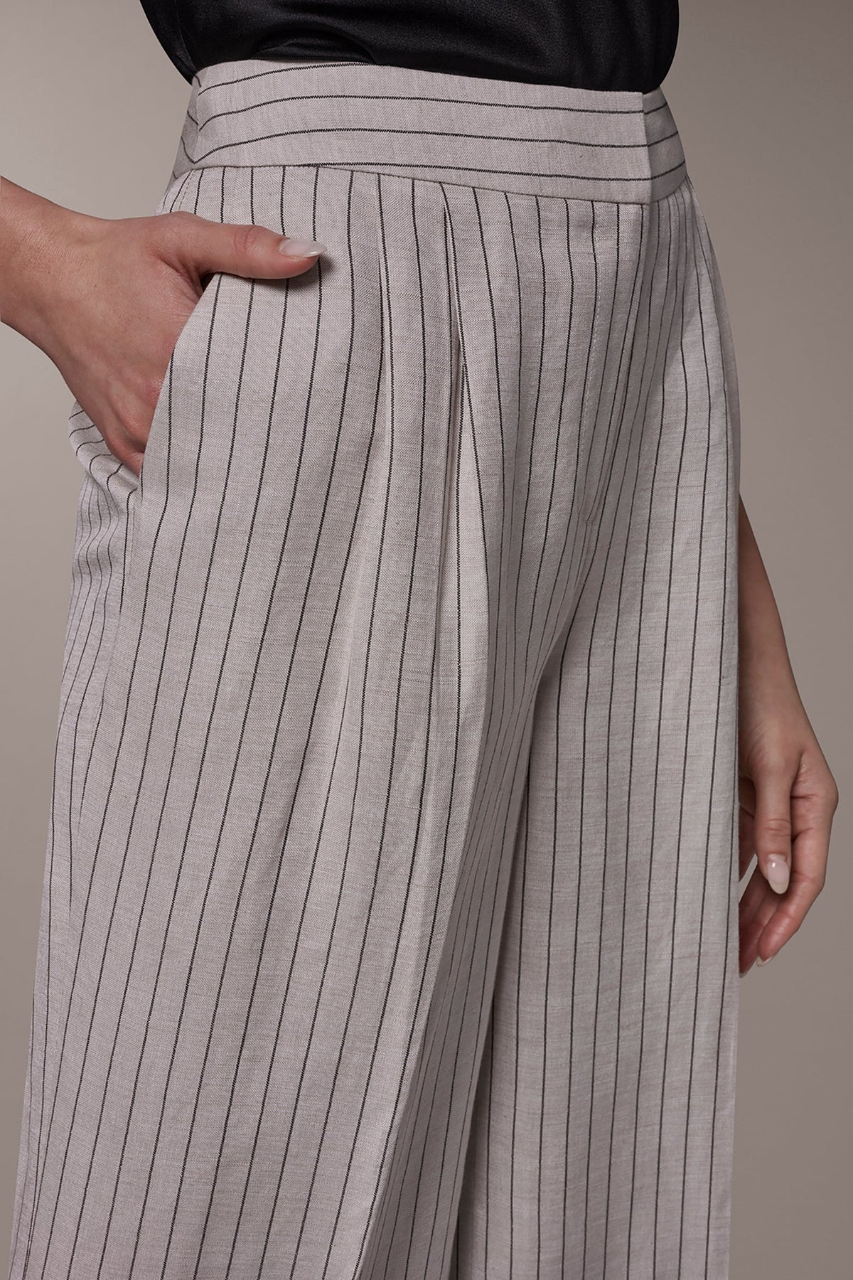 Donna Karan MID-RISE PINSTRIPE PLEATED WIDE-LEG PANT