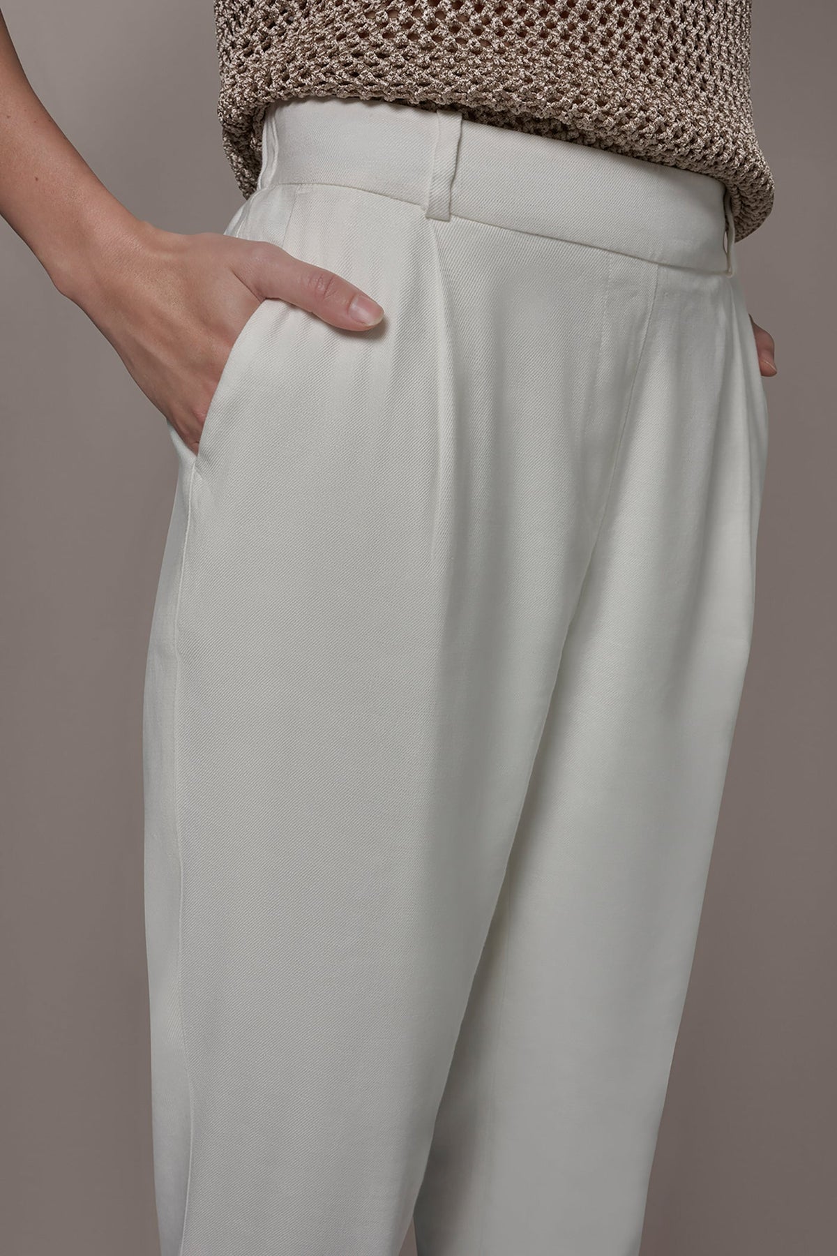 Donna Karan LINEN-BLEND HIGH-RISE PLEATED STRAIGHT ANKLE PANT