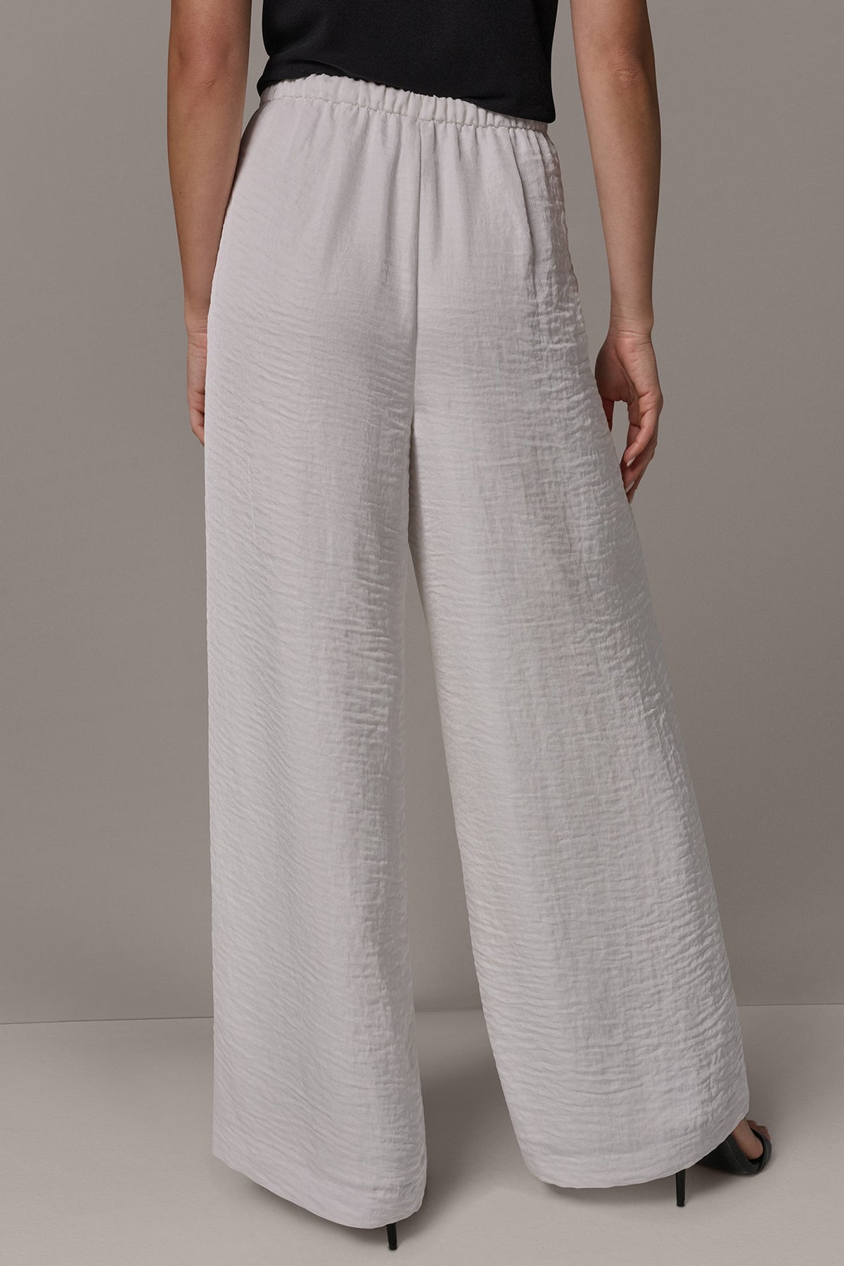 Donna Karan EXTRA HIGH-RISE PLEATED RELAXED PULL-ON PANT