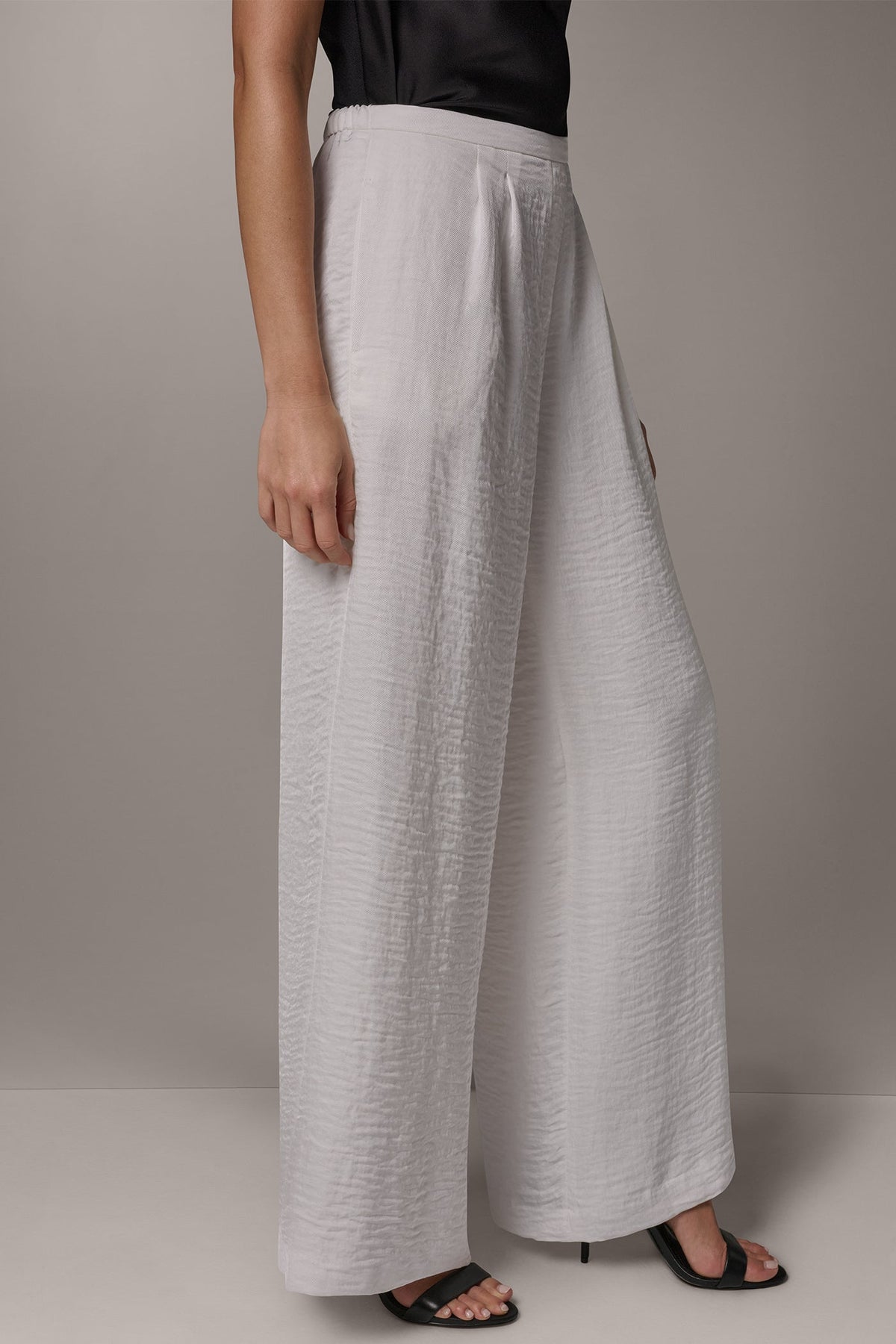 Donna Karan EXTRA HIGH-RISE PLEATED RELAXED PULL-ON PANT
