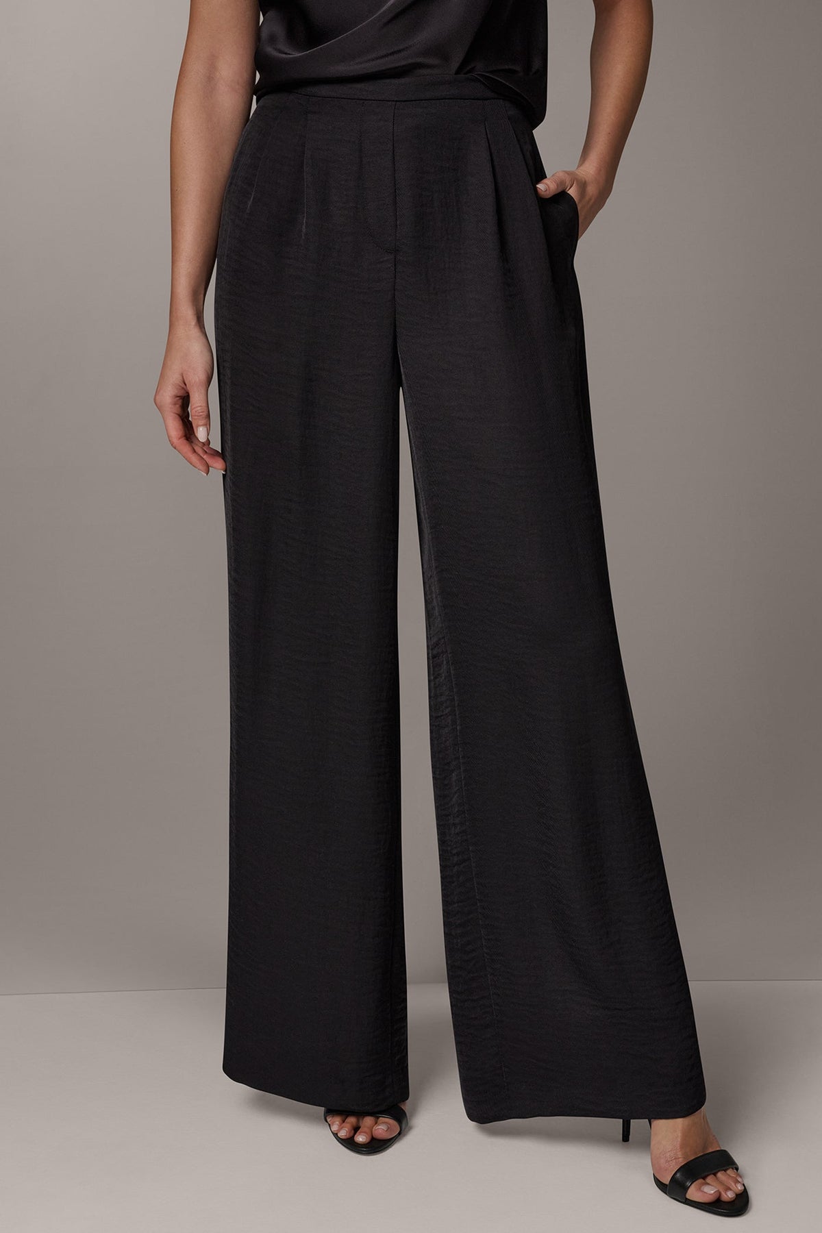 Donna Karan EXTRA HIGH-RISE PLEATED RELAXED PULL-ON PANT