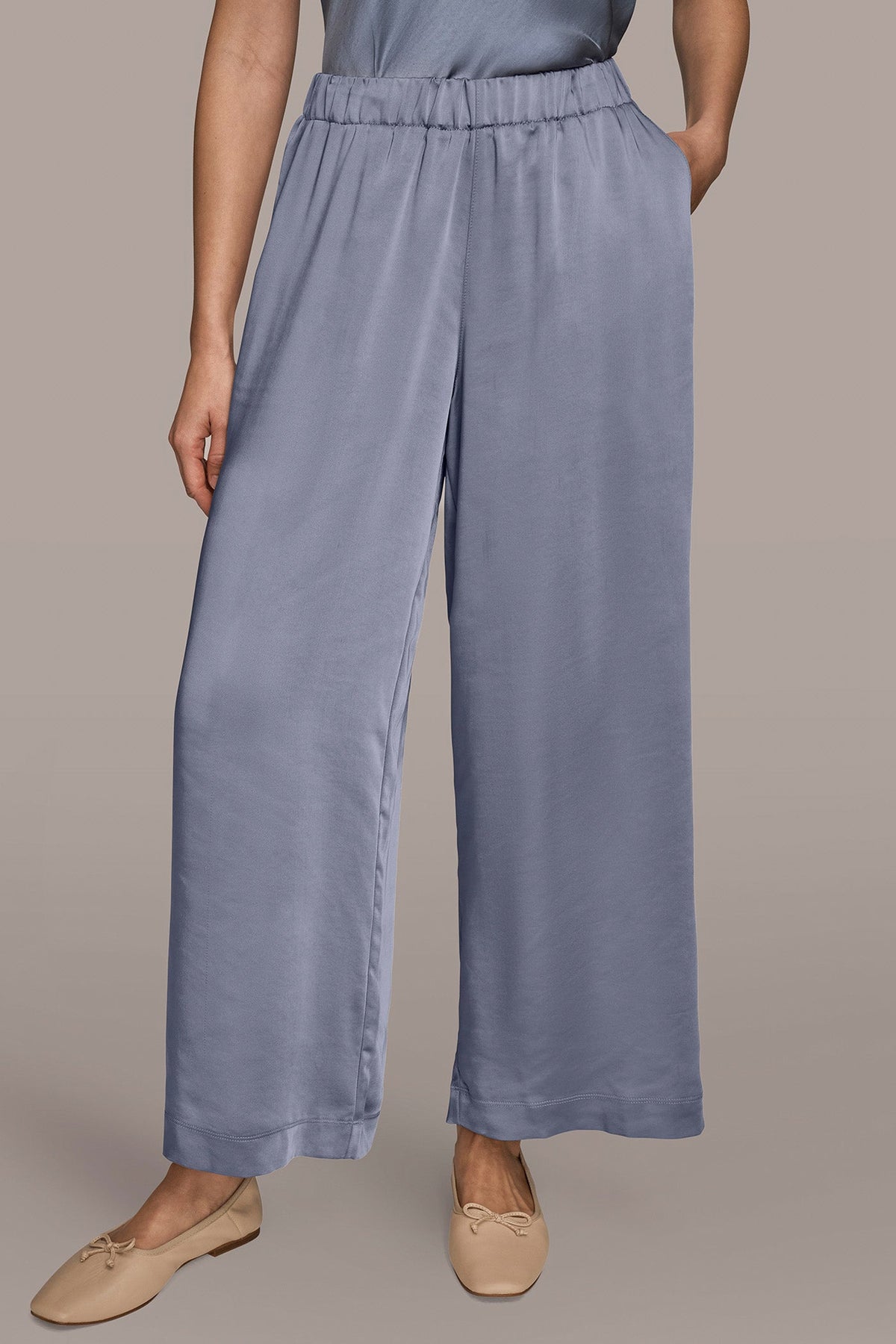 Donna Karan SATIN MID-RISE RELAXED PANT