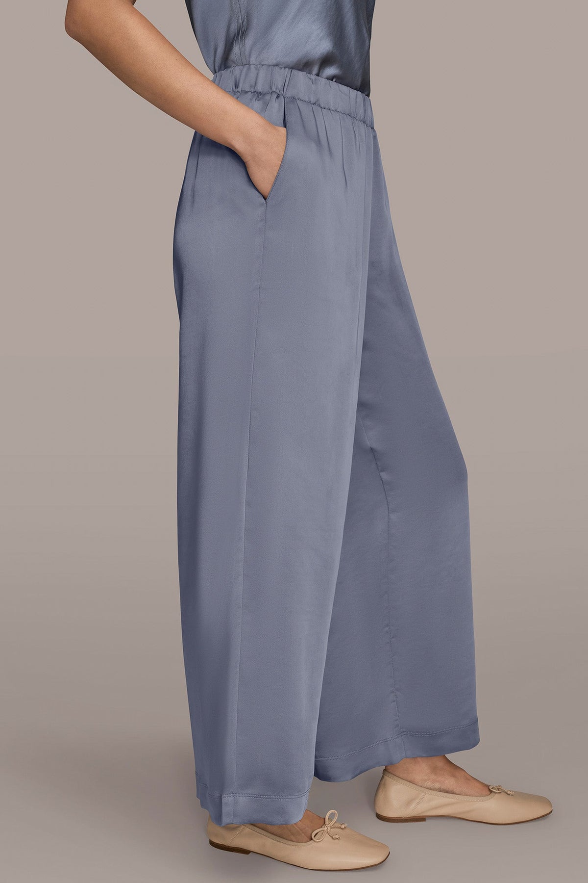 Donna Karan SATIN MID-RISE RELAXED PANT