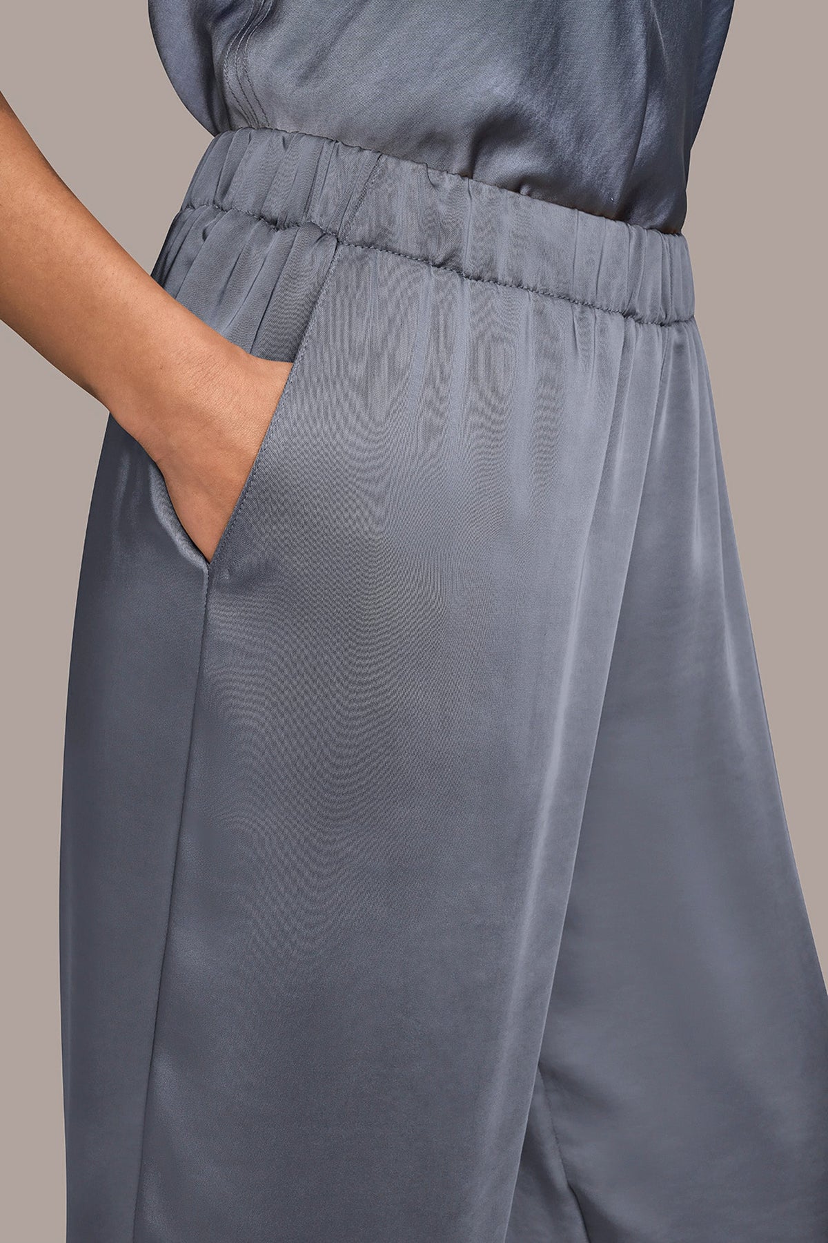 Donna Karan SATIN MID-RISE RELAXED PANT