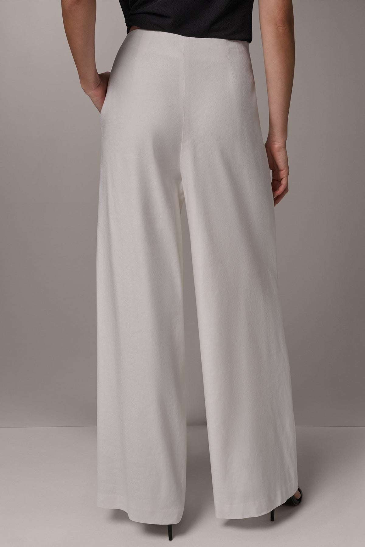 Donna Karan EXTRA HIGH-RISE PLEATED WIDE-LEG PANT