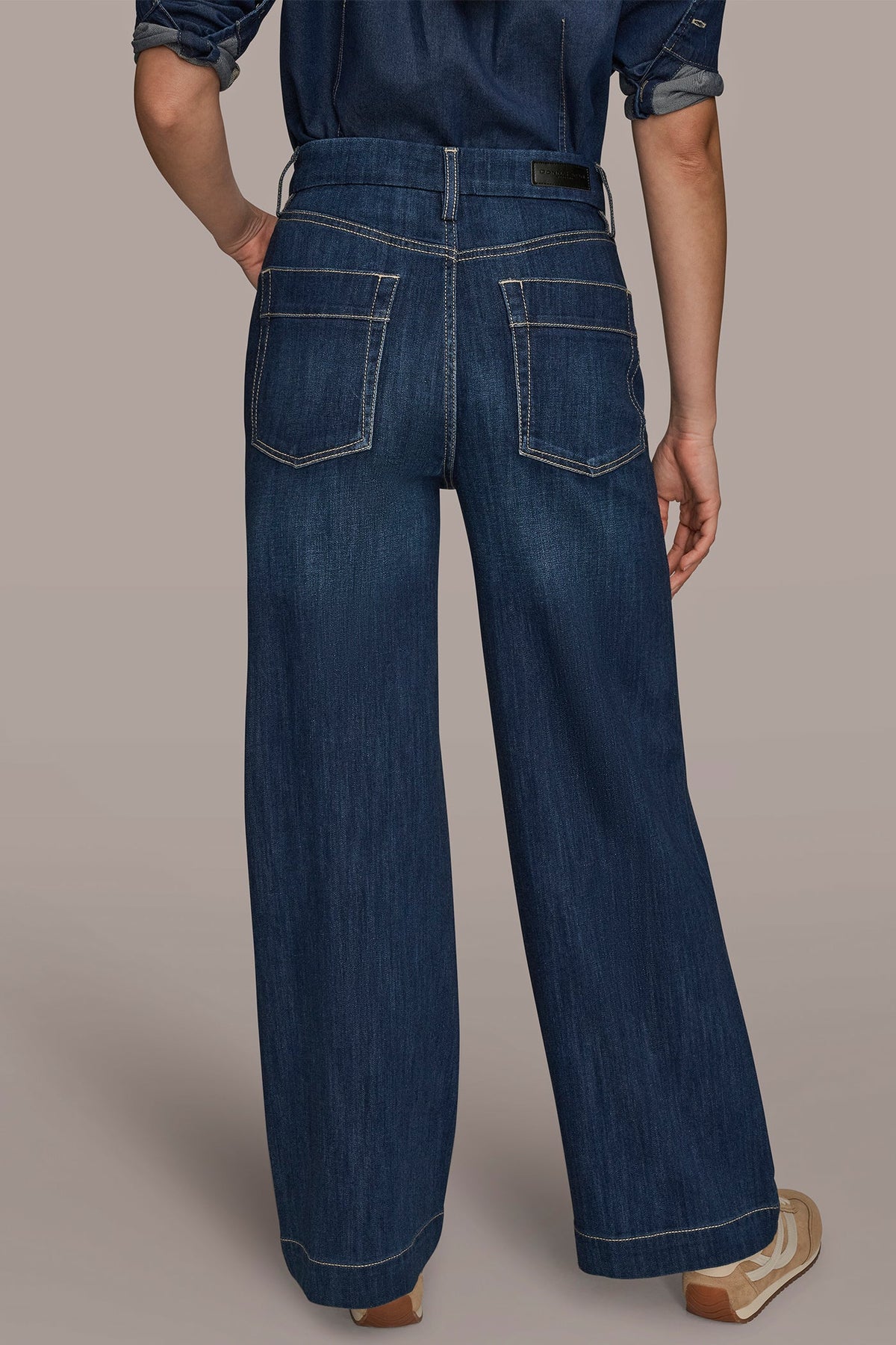 Donna Karan THE DONNA HIGH-RISE WIDE-LEG JEAN