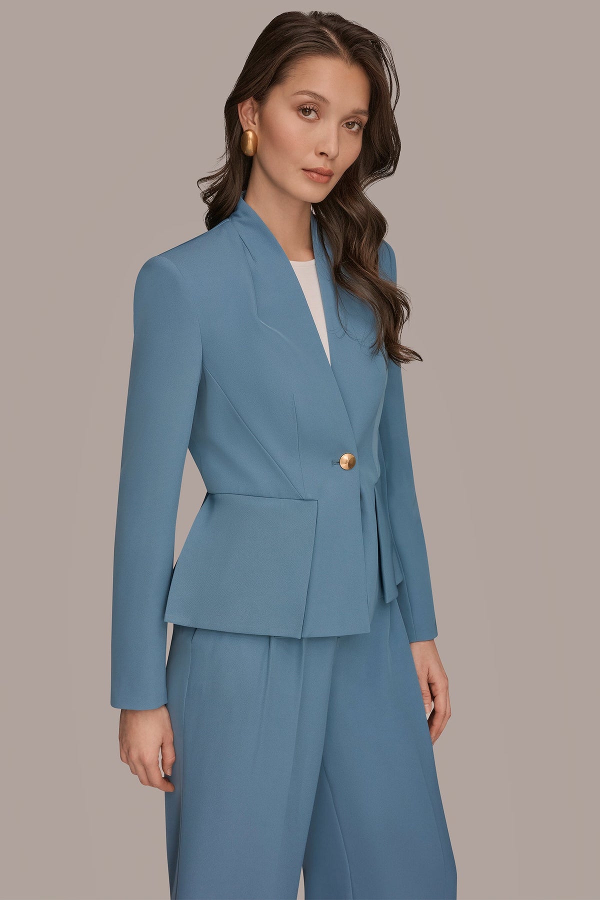 Donna Karan COLLARLESS PLEATED PEPLUM BLAZER
