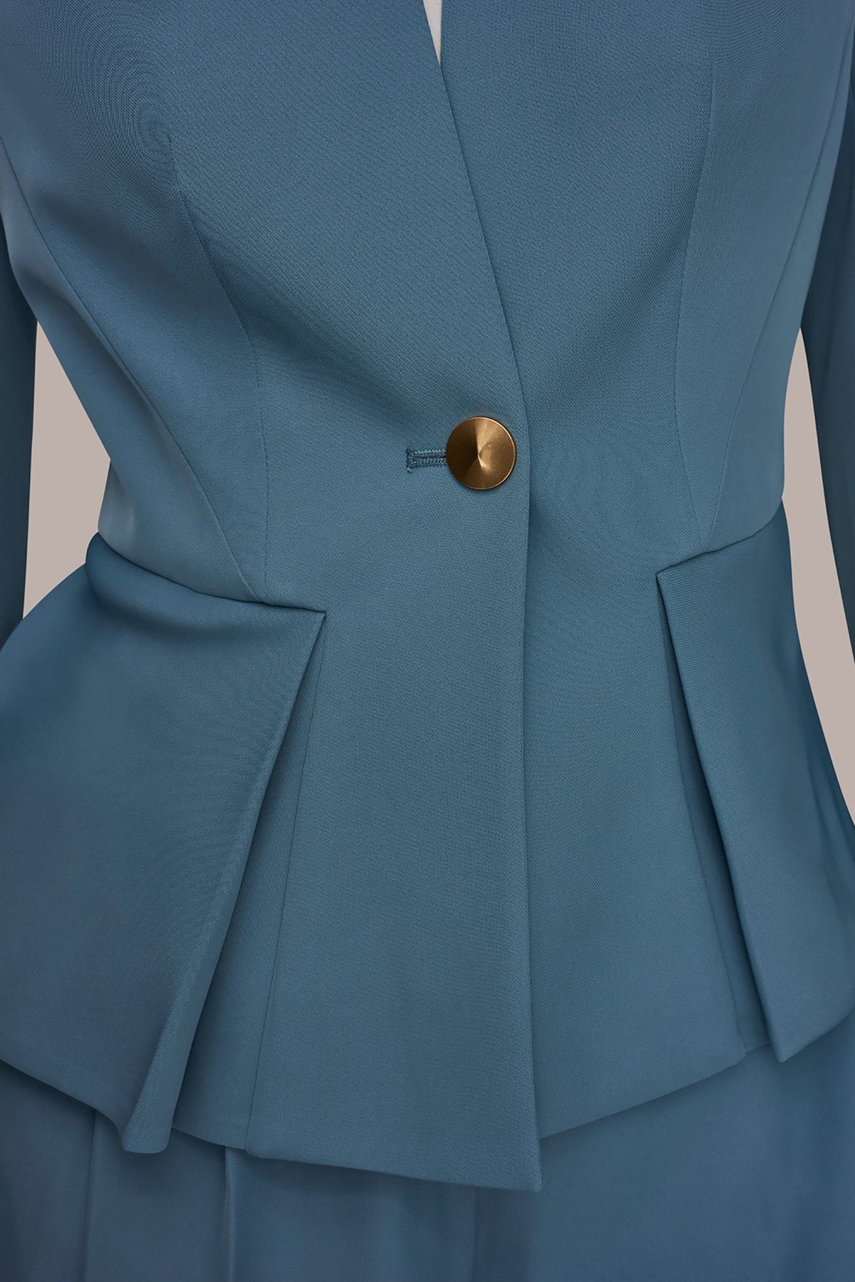 Donna Karan COLLARLESS PLEATED PEPLUM BLAZER