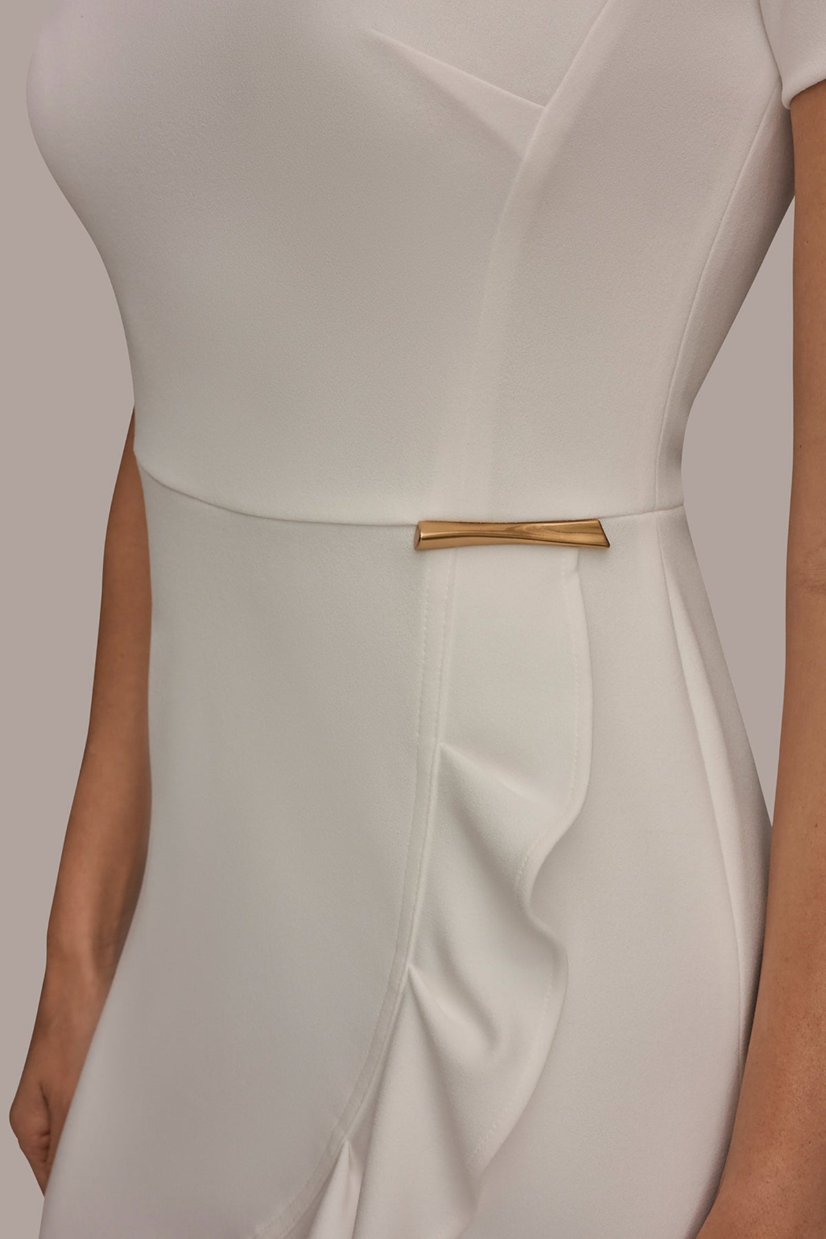 Donna Karan SHORT SLEEVE RUFFLE SHEATH DRESS